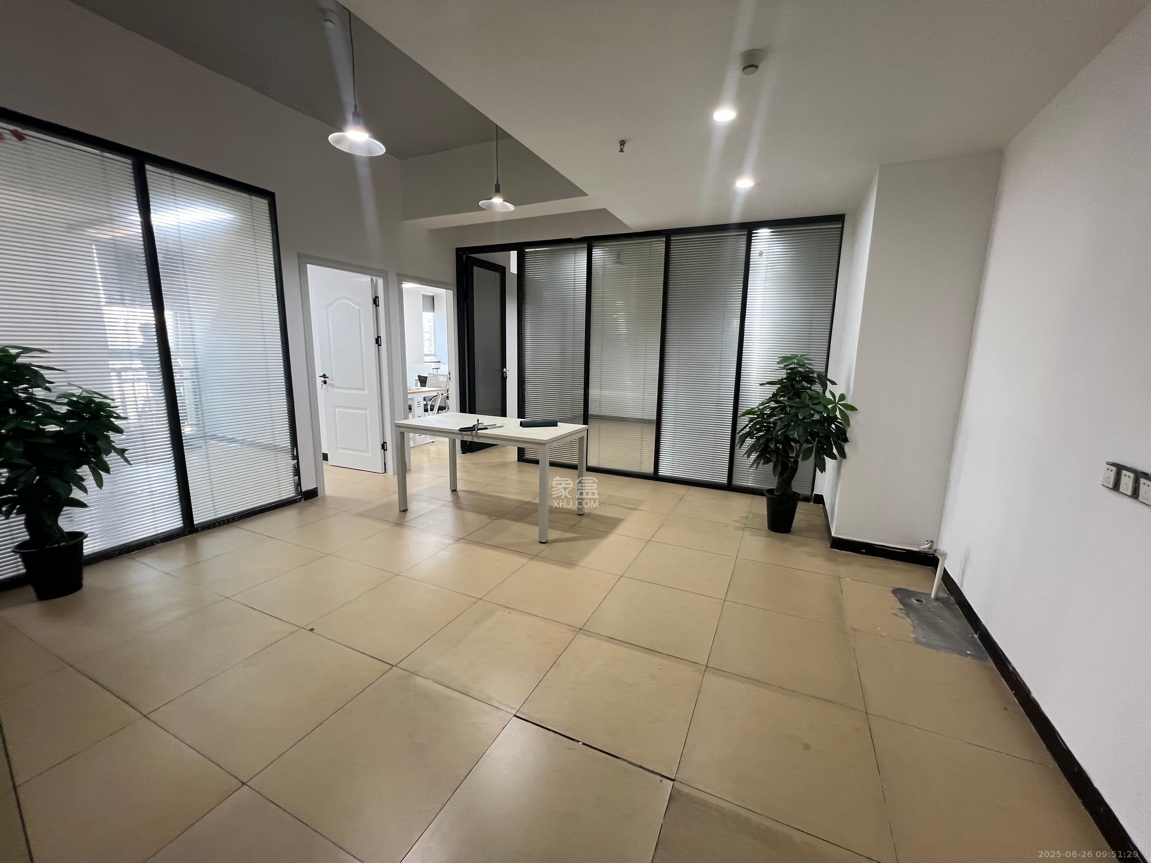 铭诚摩根  3室1厅0卫    5500.0元/月 铭诚摩根  3室1厅0卫    5500.0元/月室内图