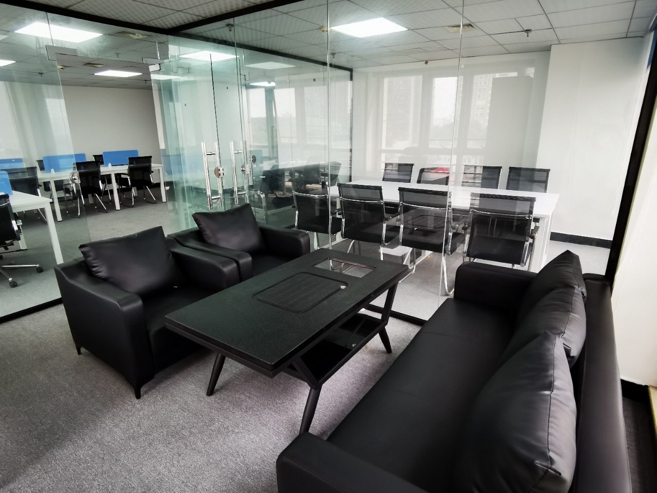 财富广场 2室1厅0卫 5800.0元/月 财富广场 2室1厅0卫 5800.0元/月室内图