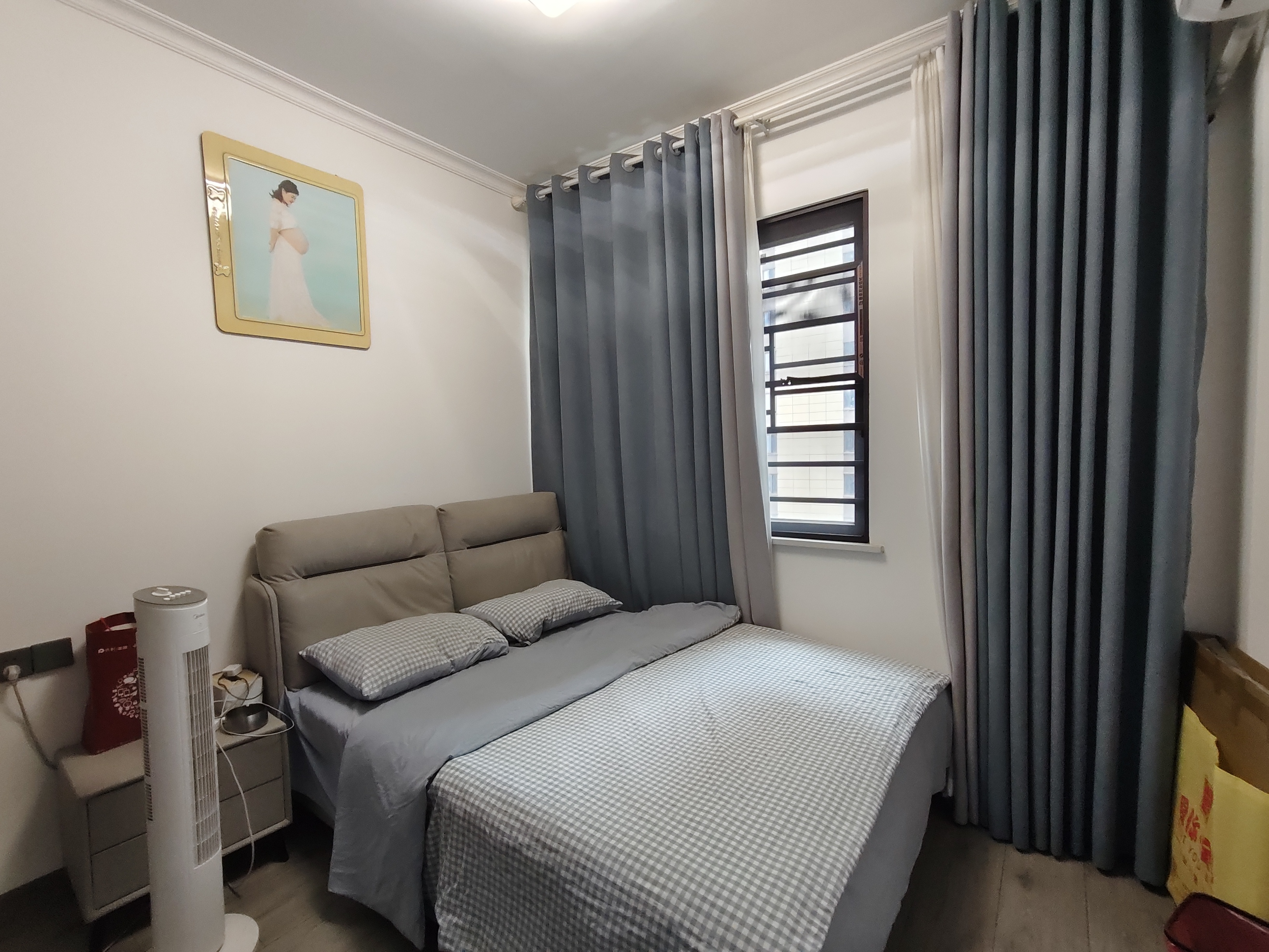 保利香槟国际 3室2厅2卫 79.8万 保利香槟国际 3室2厅2卫 79.8万客厅