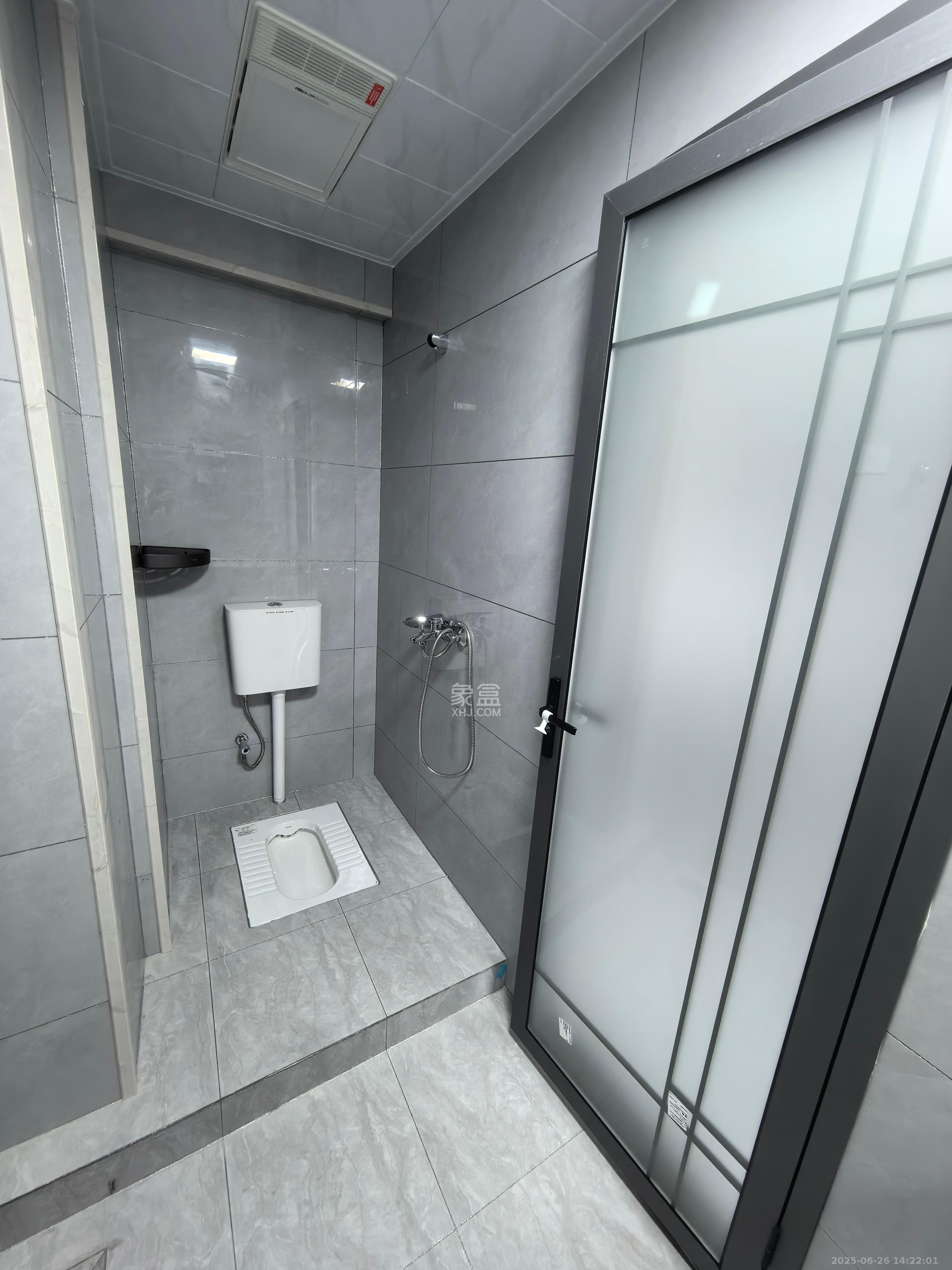 卓越江岸 1室2厅1卫 1800.0元/月 卓越江岸 1室2厅1卫 1800.0元/月室内图