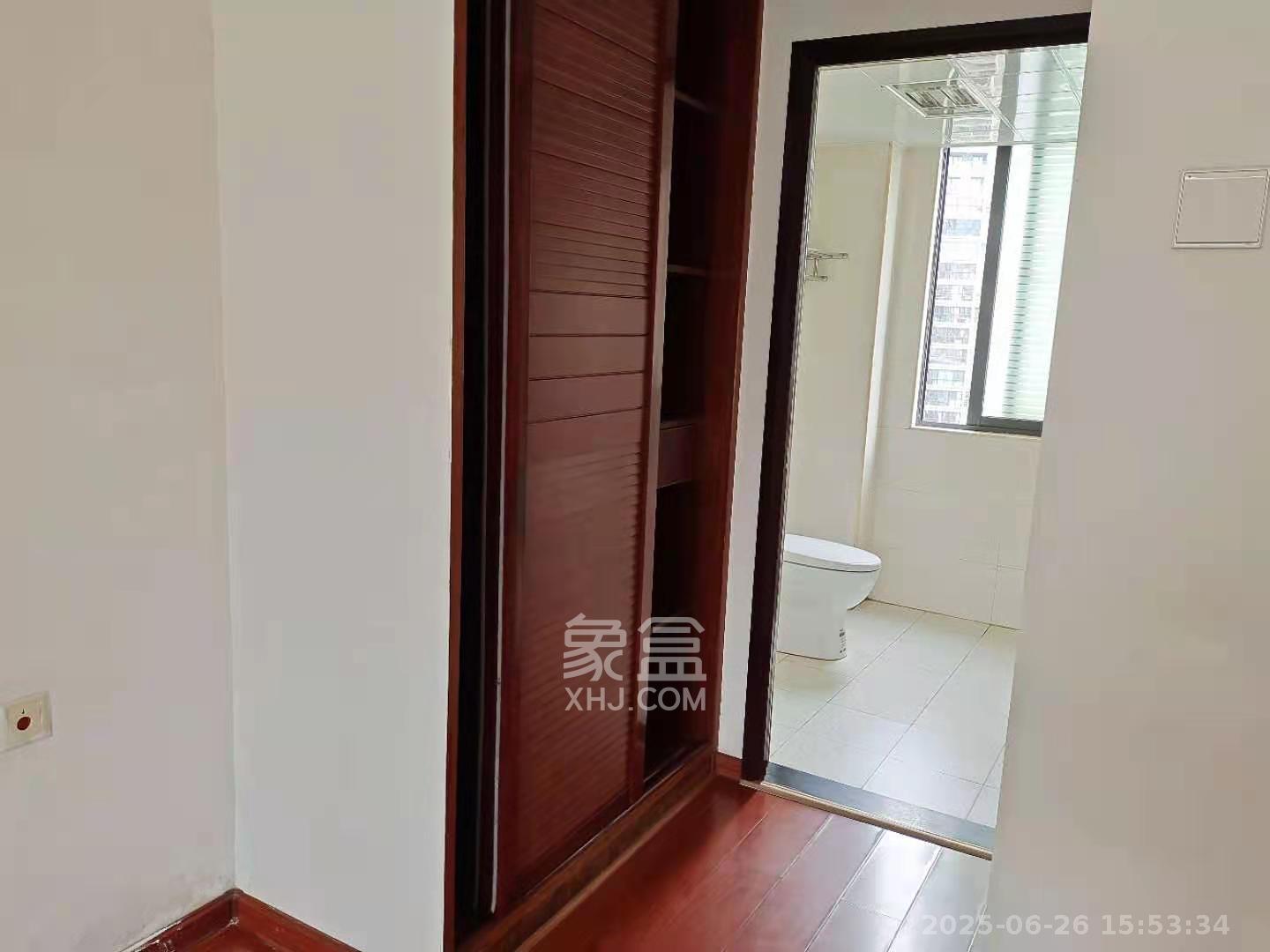 鑫远御文台一期 4室2厅2卫 2800.0元/月 鑫远御文台一期 4室2厅2卫 2800.0元/月室内图