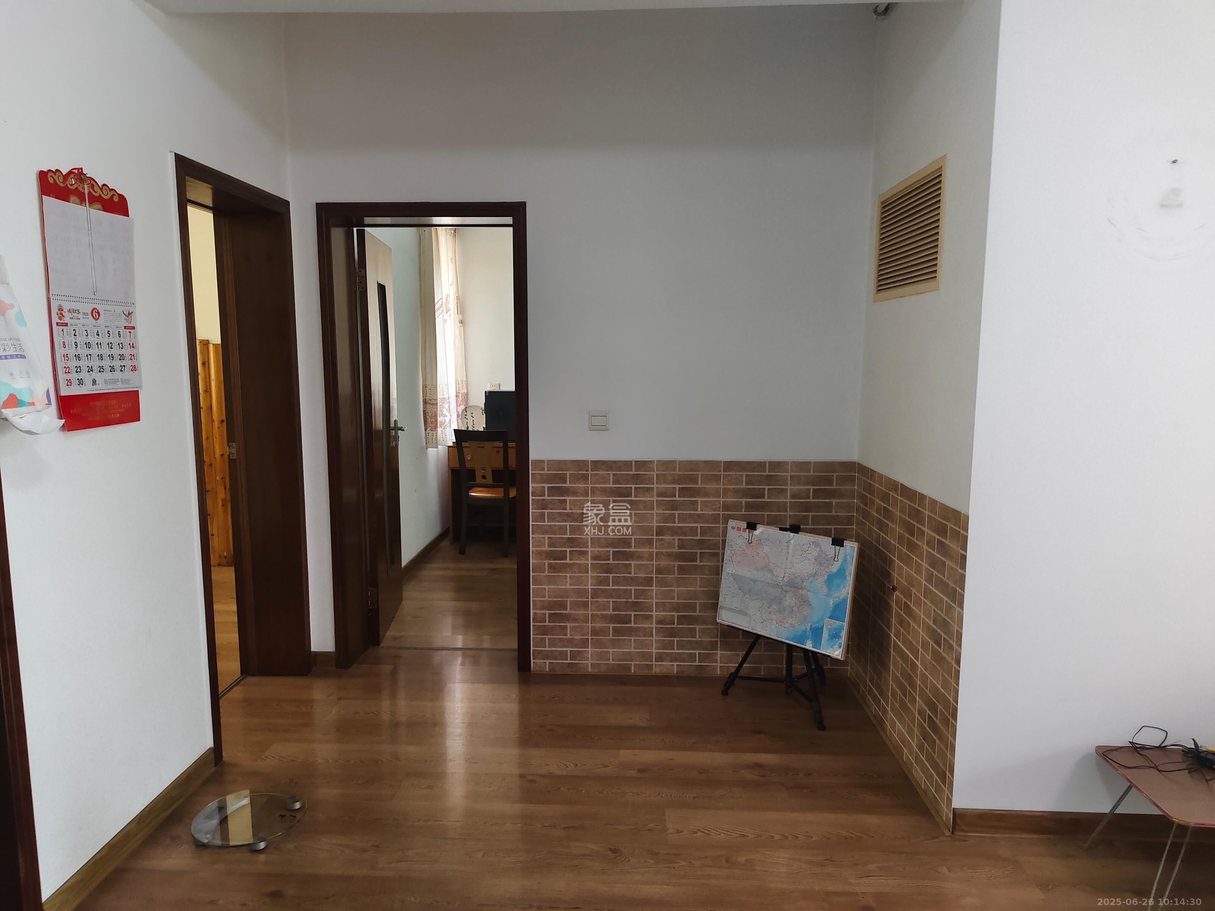 中洲村  3室2厅1卫   23.80万客厅