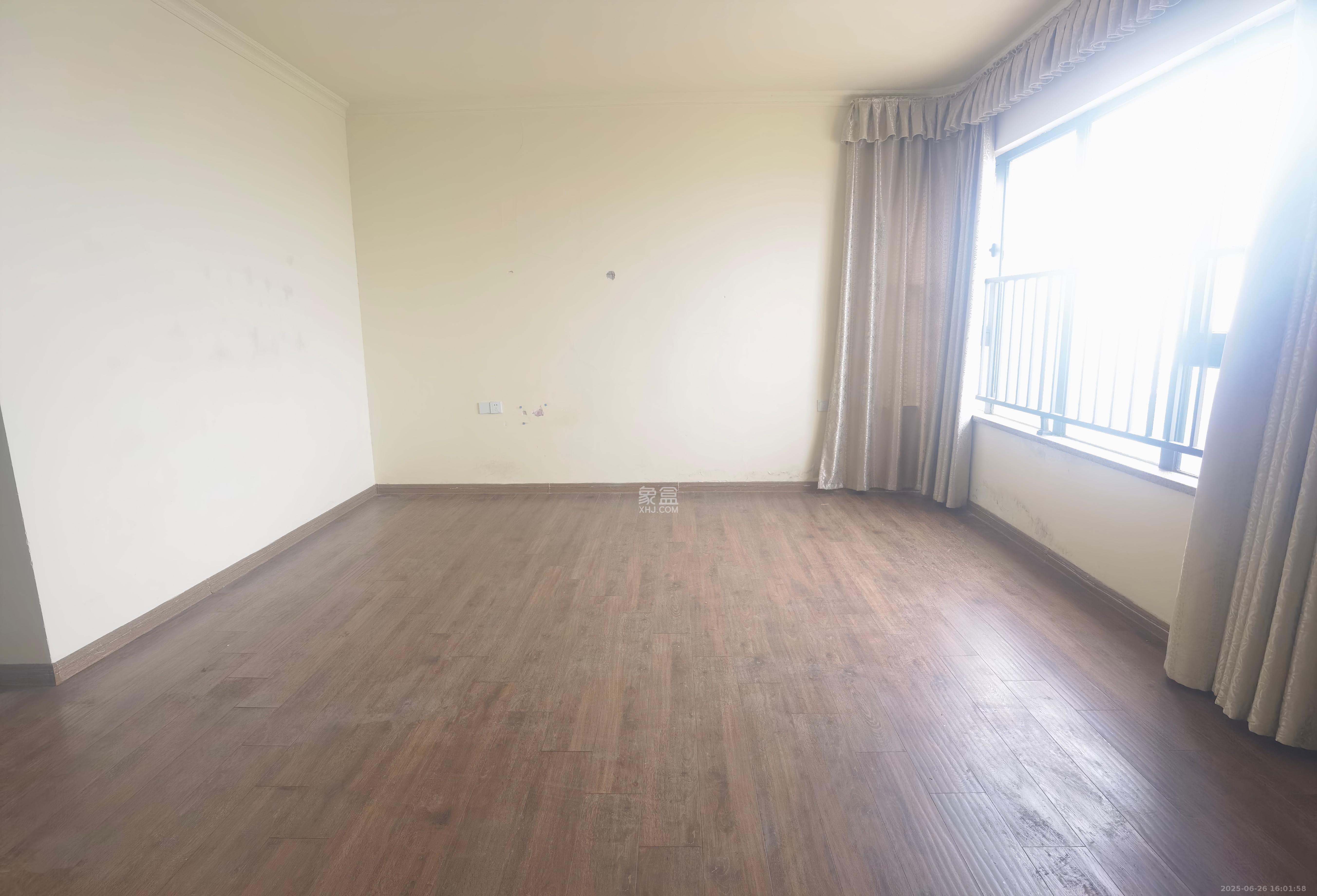 碧桂园威尼斯城 4室2厅2卫 4500.0元/月 碧桂园威尼斯城 4室2厅2卫 4500.0元/月室内图