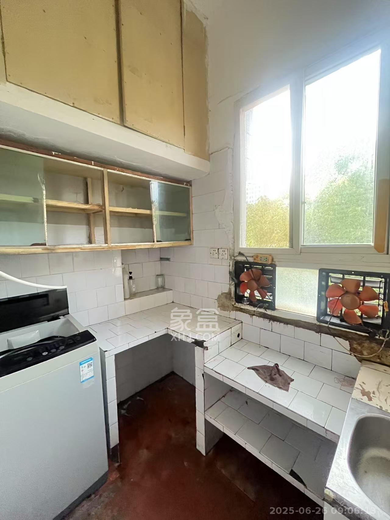 向韶村  1室0厅0卫    1200.0元/月 向韶村  1室0厅0卫    1200.0元/月室内图