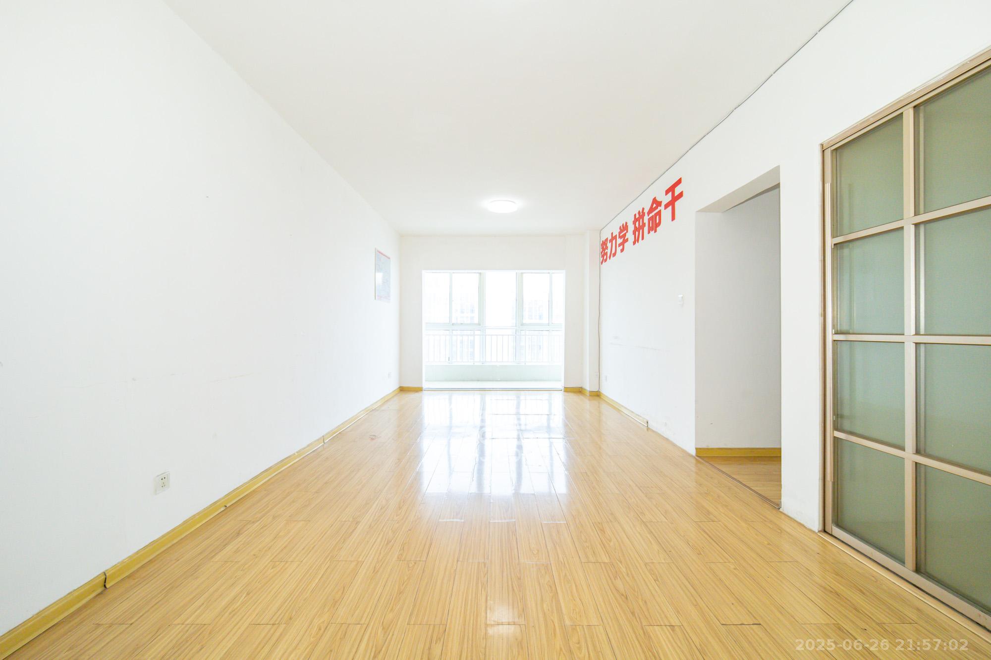 时代星空 3室2厅2卫 50.0万 时代星空 3室2厅2卫 50.0万客厅