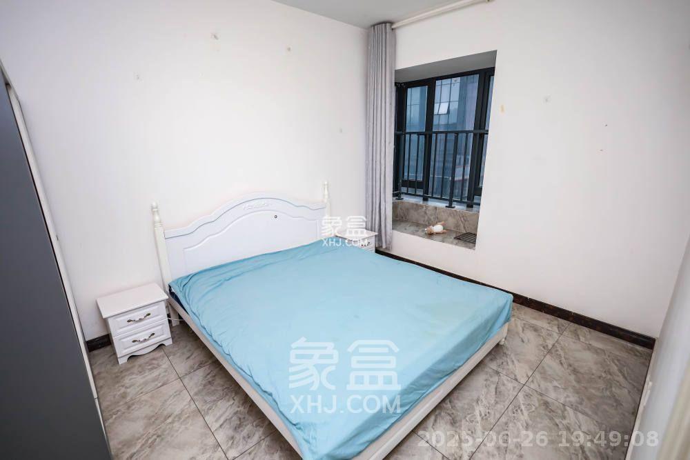 长房云时代  3室2厅1卫   2300.00元/月室内图