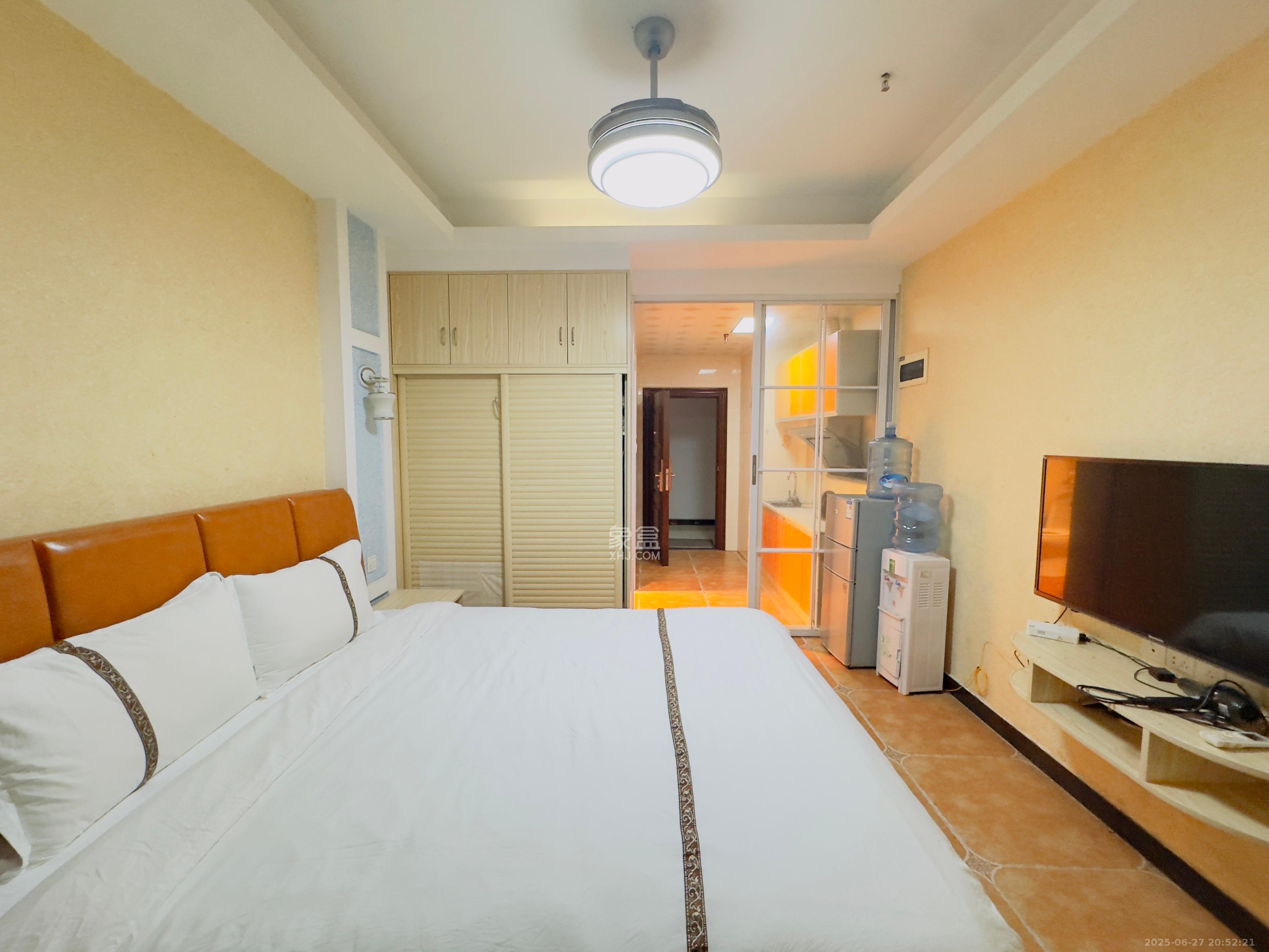 华侨假日中心(晟华苑) 1室1厅1卫 1500.0元/月 华侨假日中心(晟华苑) 1室1厅1卫 1500.0元/月室内图