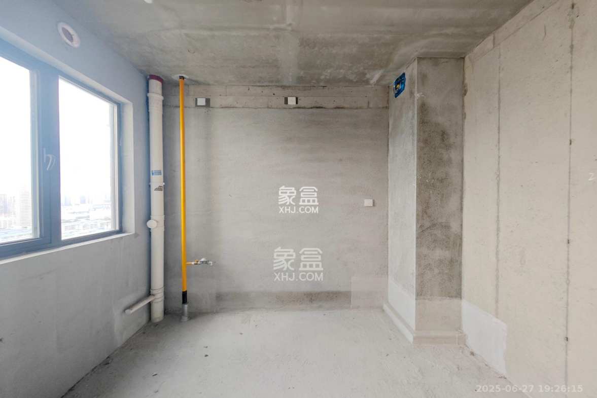 旭辉国悦府  4室2厅2卫    155.0万 旭辉国悦府  4室2厅2卫    155.0万厨房