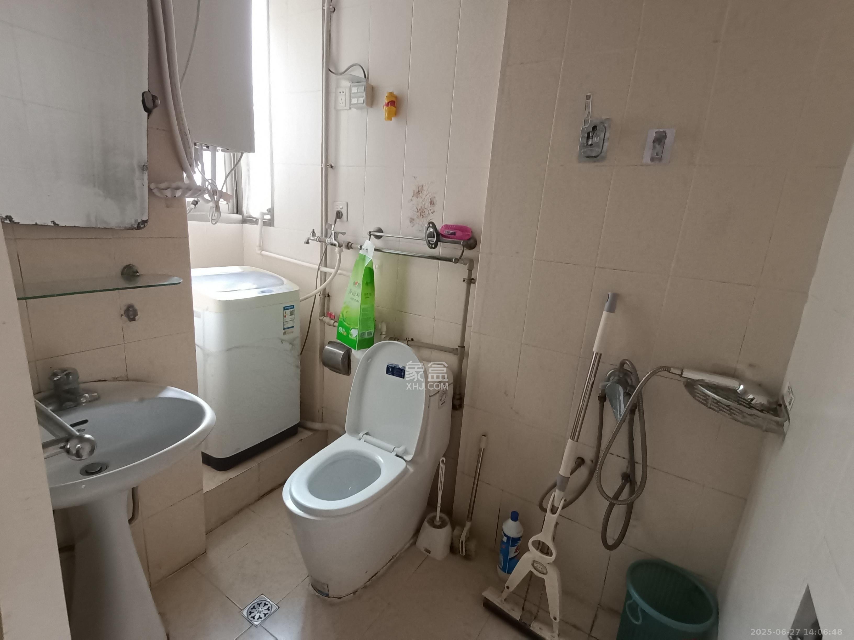 中国人民财产股份公司宿舍(人民保险公司宿舍) 2室1厅1卫 1800.0元/月 中国人民财产股份公司宿舍(人民保险公司宿舍) 2室1厅1卫 1800.0元/月室内图