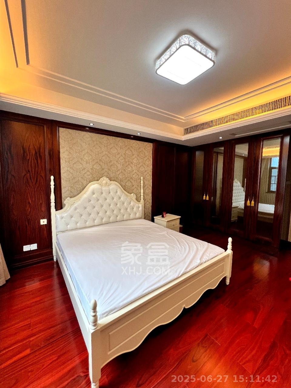 运达中央广场一、二期  3室2厅2卫    10000.0元/月 运达中央广场一、二期  3室2厅2卫    10000.0元/月室内图