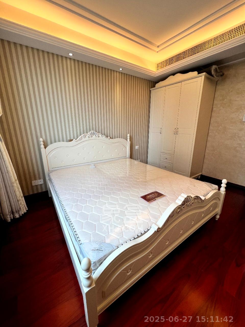 运达中央广场一、二期  3室2厅2卫    10000.0元/月 运达中央广场一、二期  3室2厅2卫    10000.0元/月室内图