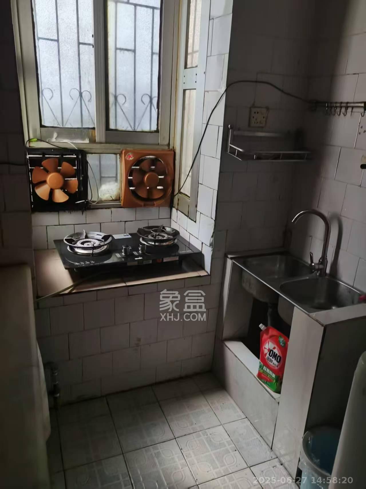 长郡花园 3室1厅1卫 2000.0元/月 长郡花园 3室1厅1卫 2000.0元/月室内图