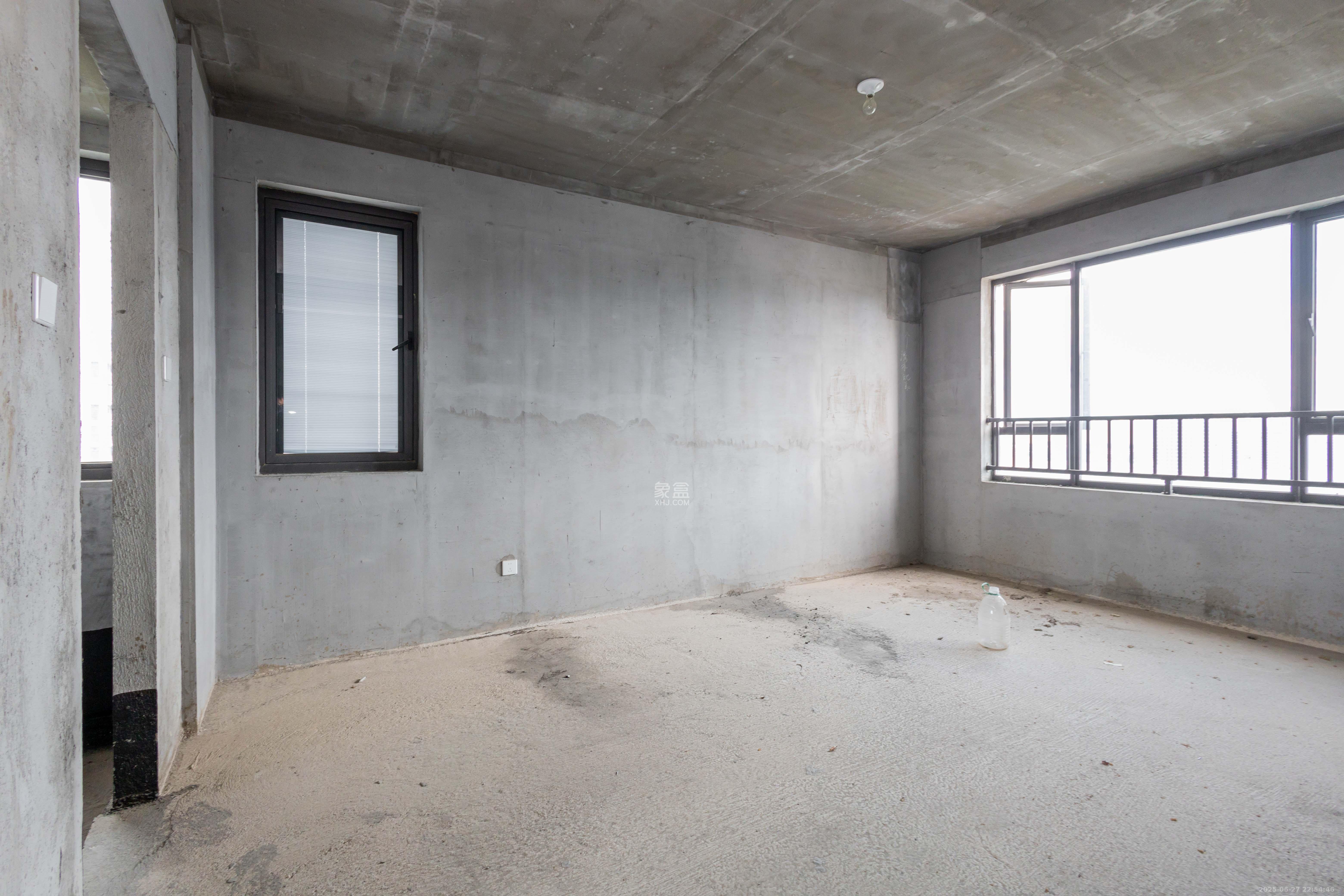 中交中央公园D5区  4室2厅2卫   185.00万卧室