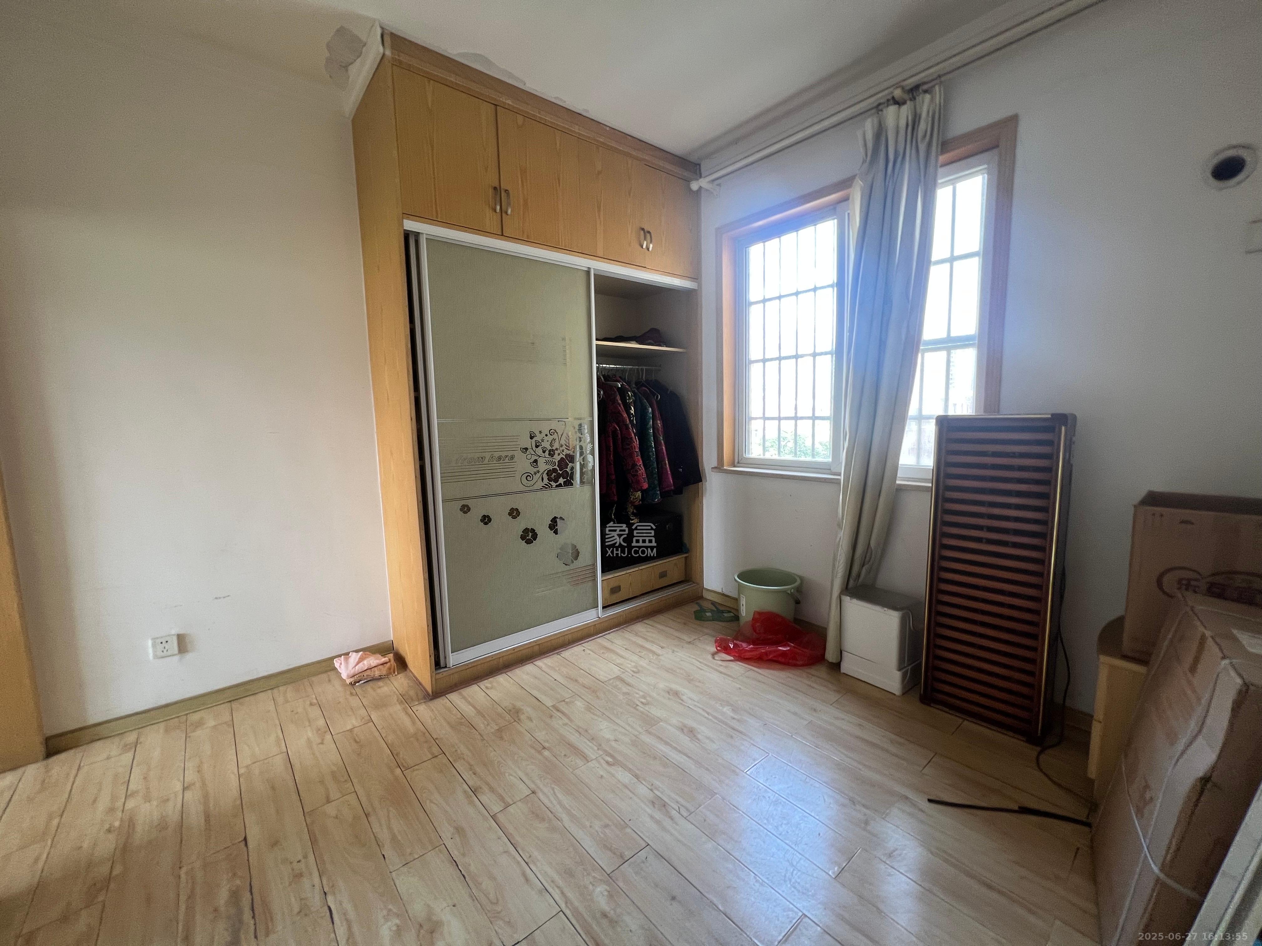 谷山庭院一期  3室2厅1卫    1600.0元/月 谷山庭院一期  3室2厅1卫    1600.0元/月室内图