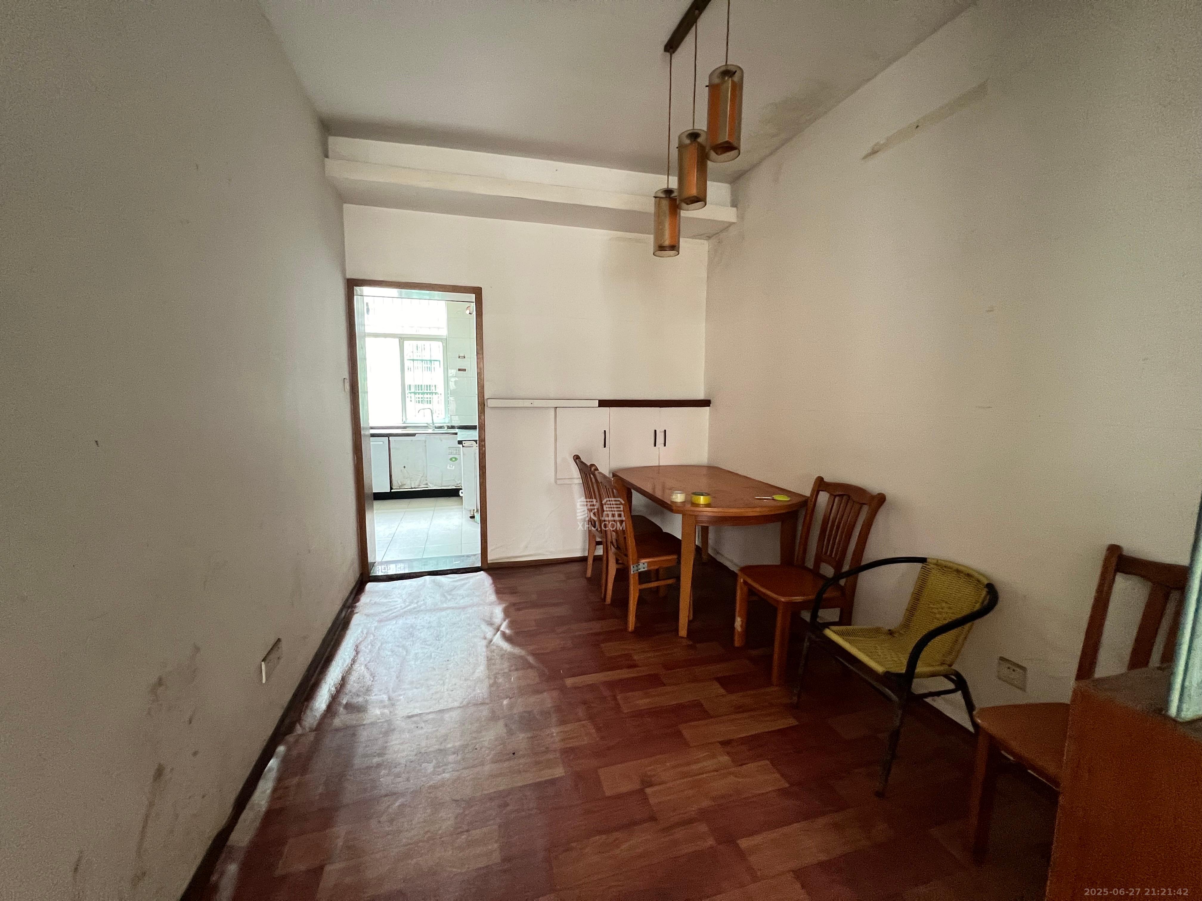 洞井一小区 3室1厅2卫 1900.0元/月 洞井一小区 3室1厅2卫 1900.0元/月室内图