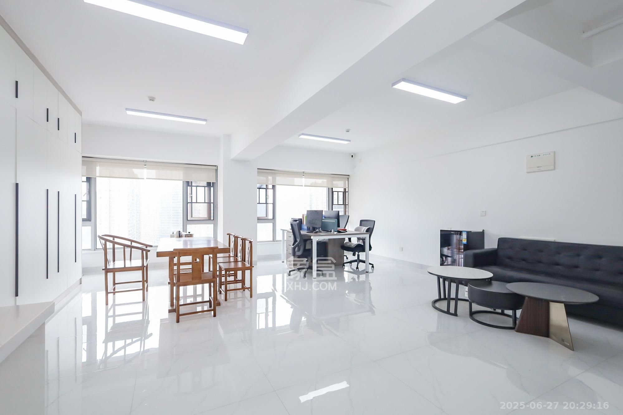 保利天禧EF区  1室0厅0卫    3200.0元/月室内图