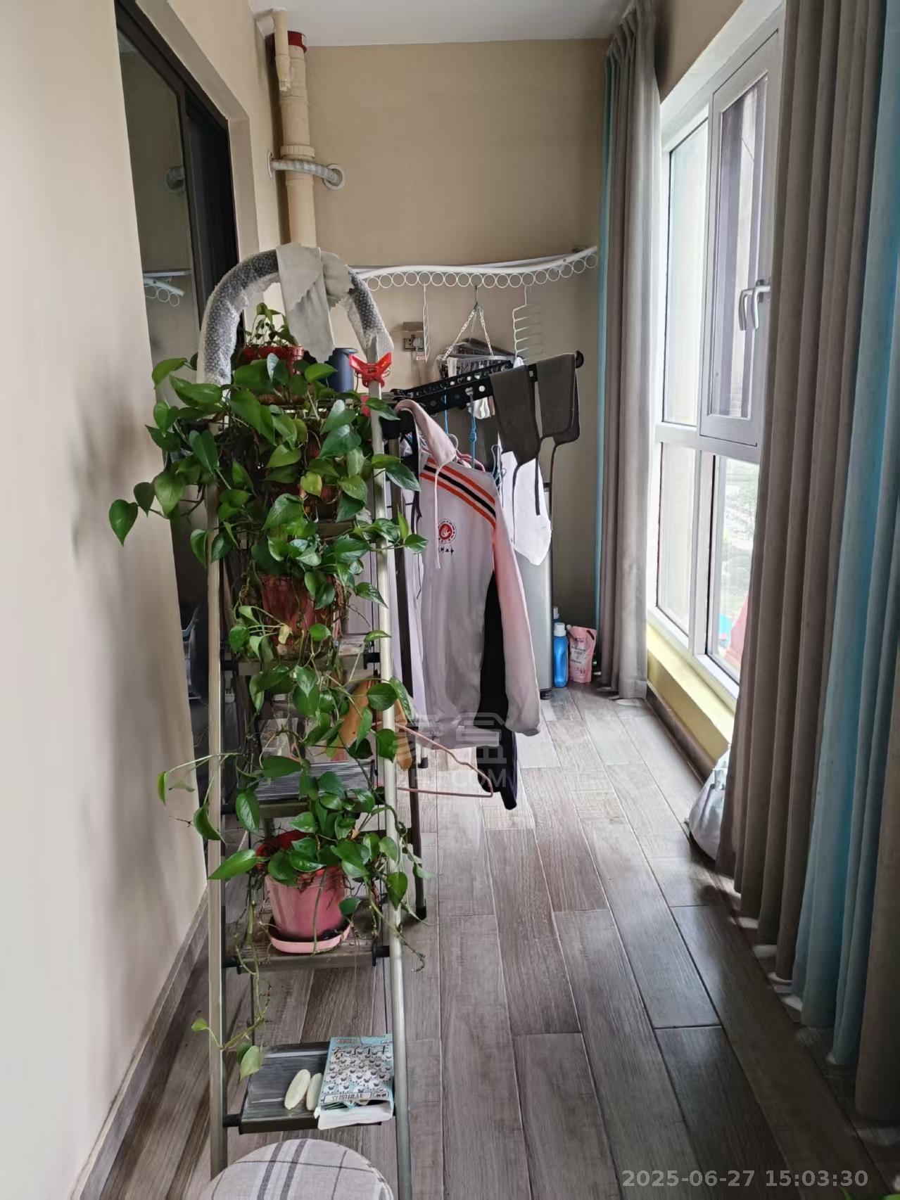 城际空间站 3室2厅2卫 1800.0元/月 城际空间站 3室2厅2卫 1800.0元/月室内图