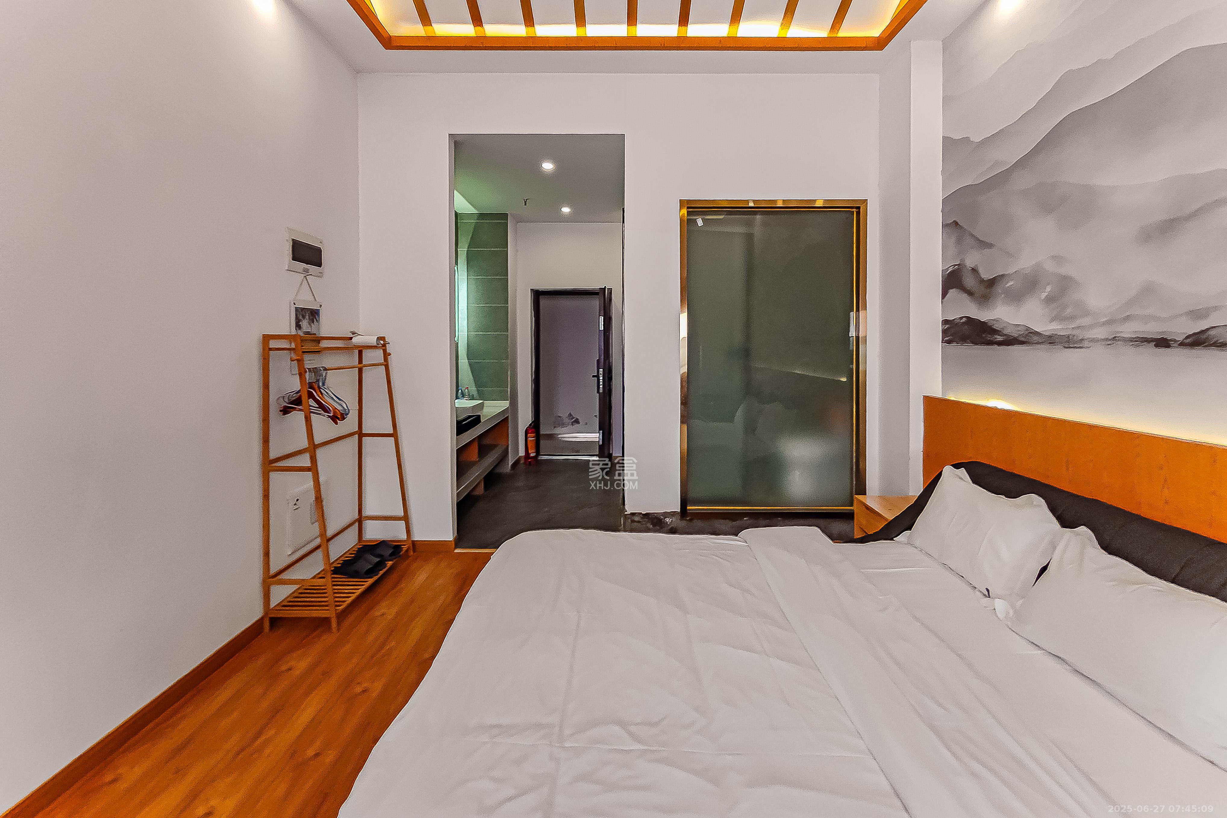 华润置地广场二期  1室1厅1卫    30.0万 华润置地广场二期  1室1厅1卫    30.0万卧室