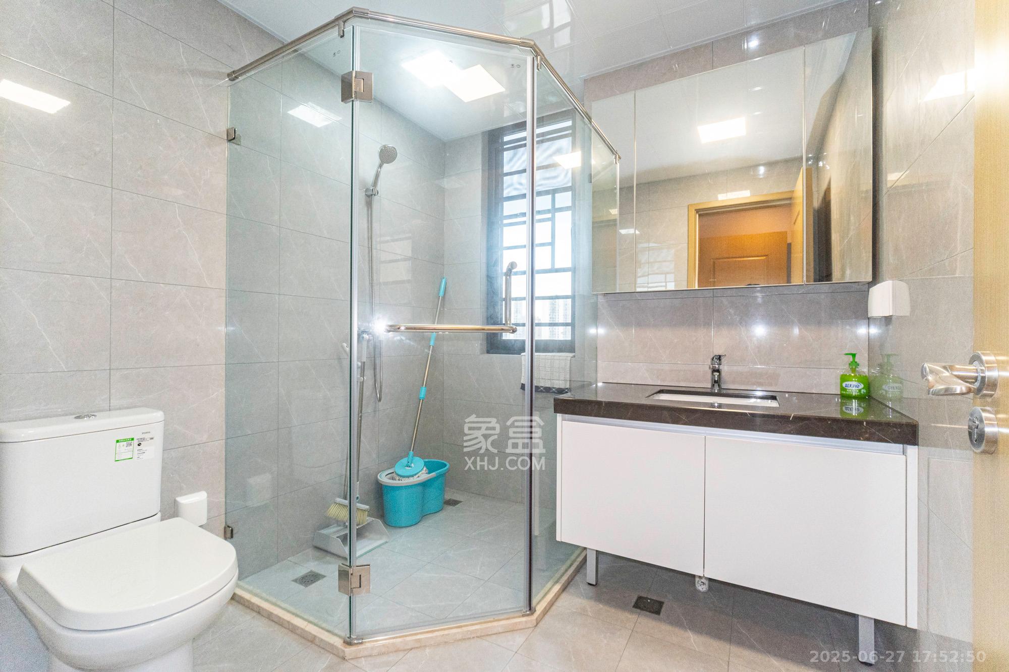 运达锦绣广场 4室2厅2卫 172.8万 运达锦绣广场 4室2厅2卫 172.8万卫生间