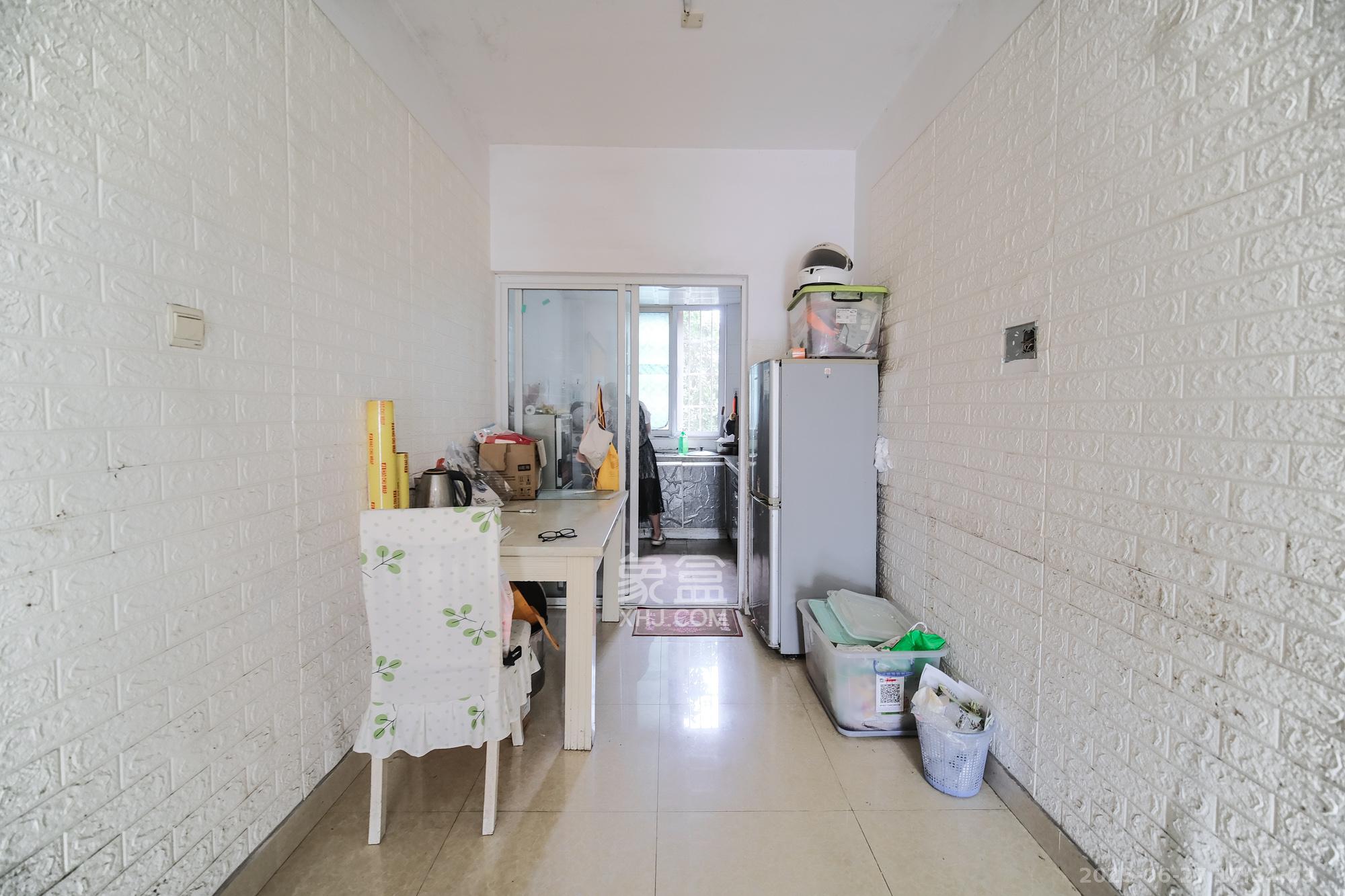 山水湾 2室2厅1卫 45.8万 山水湾 2室2厅1卫 45.8万客厅