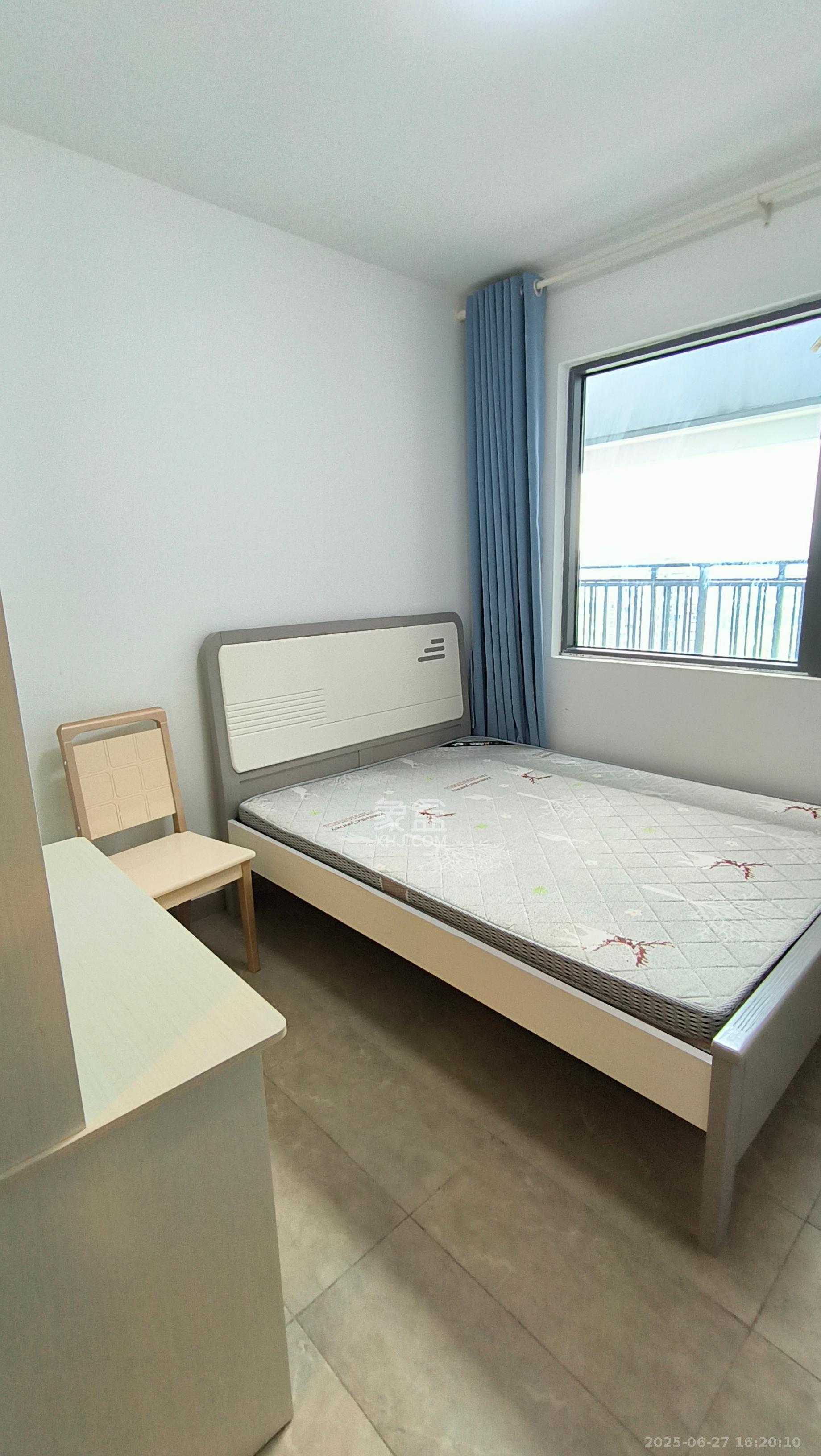 中海阅麓山二期  3室2厅2卫   3500.00元/月室内图