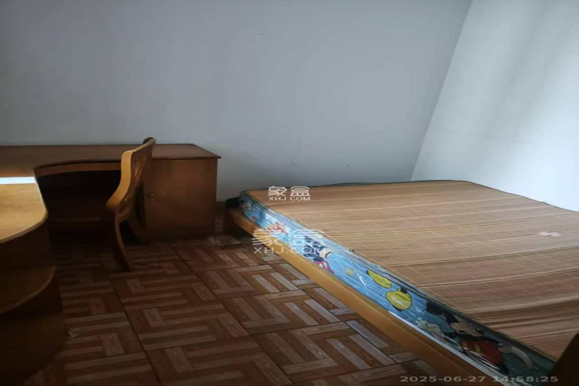 长郡花园 3室1厅1卫 2000.0元/月 长郡花园 3室1厅1卫 2000.0元/月室内图