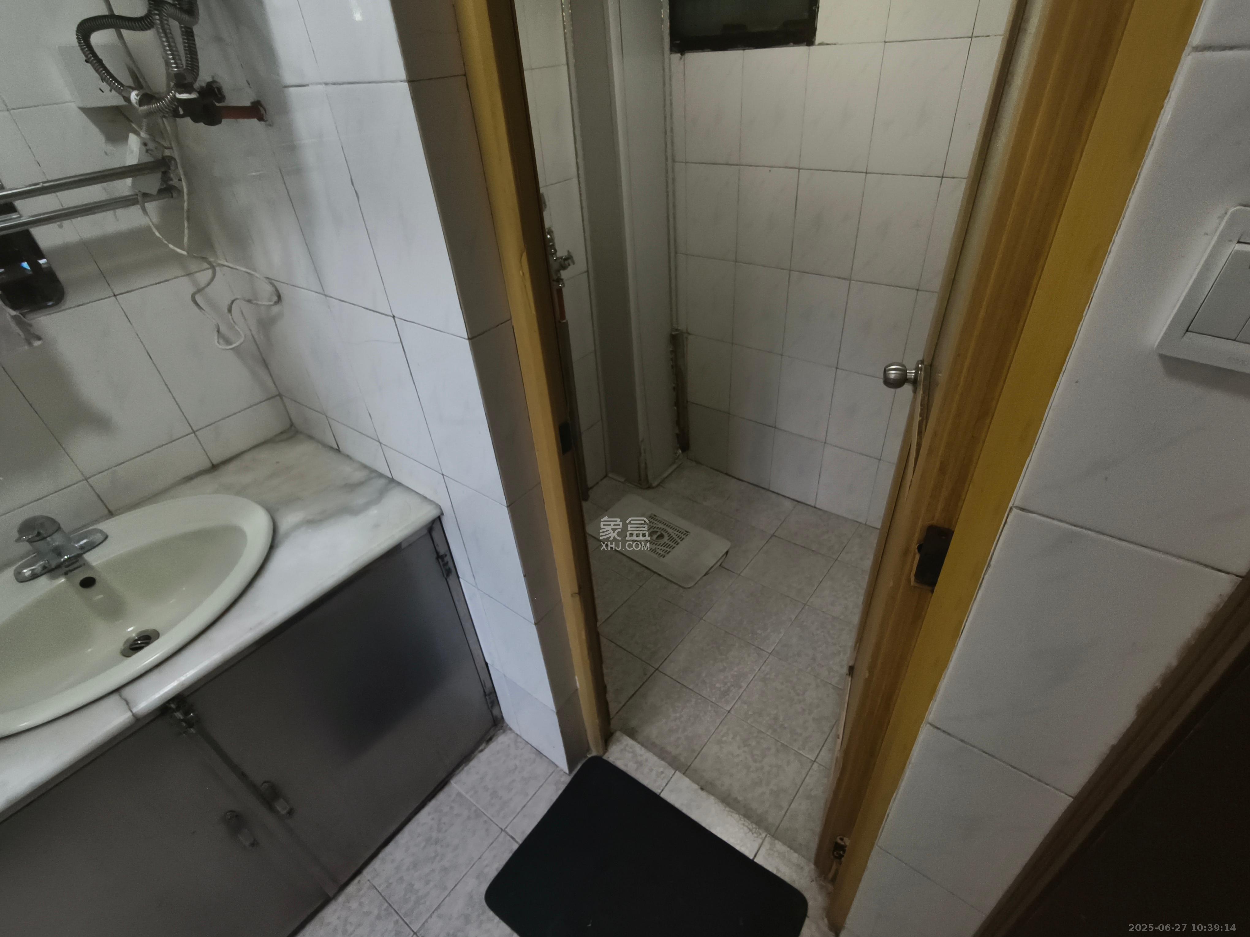 湘雅医学院(湘雅附一北院)  3室1厅1卫    2200.0元/月 湘雅医学院(湘雅附一北院)  3室1厅1卫    2200.0元/月室内图