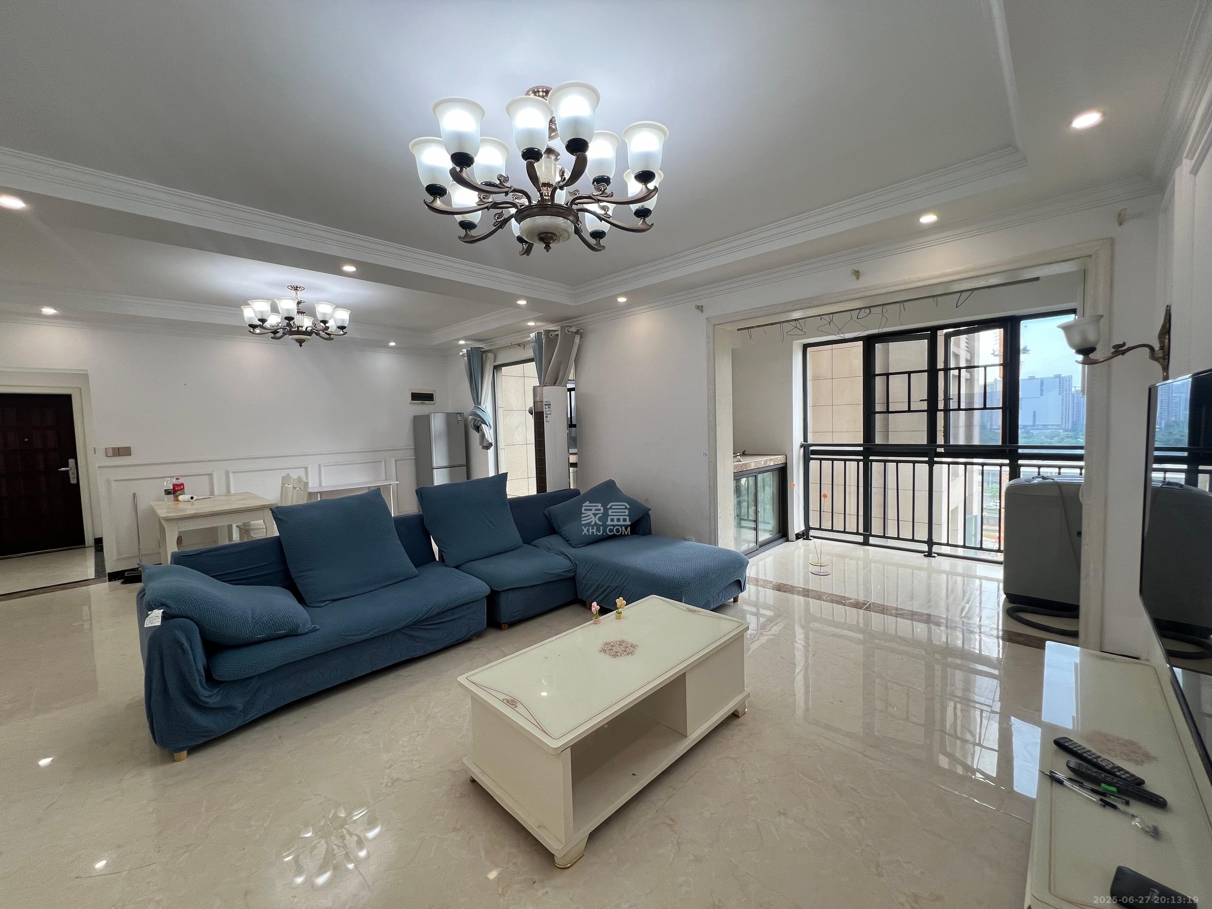 嘉宇盛世华章 4室2厅2卫 3300.0元/月 嘉宇盛世华章 4室2厅2卫 3300.0元/月室内图