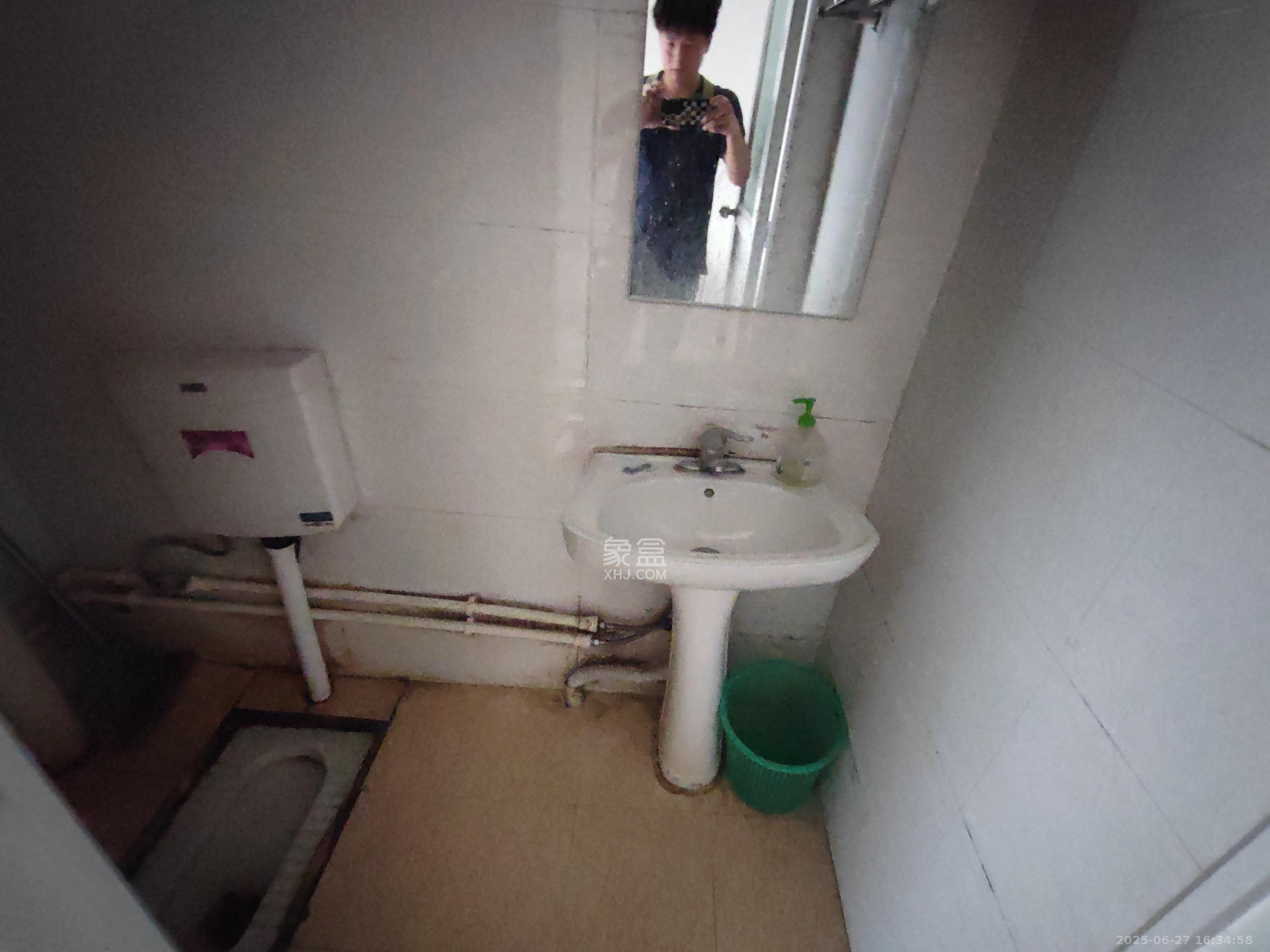 米兰春天 1室2厅1卫 800.0元/月 米兰春天 1室2厅1卫 800.0元/月室内图