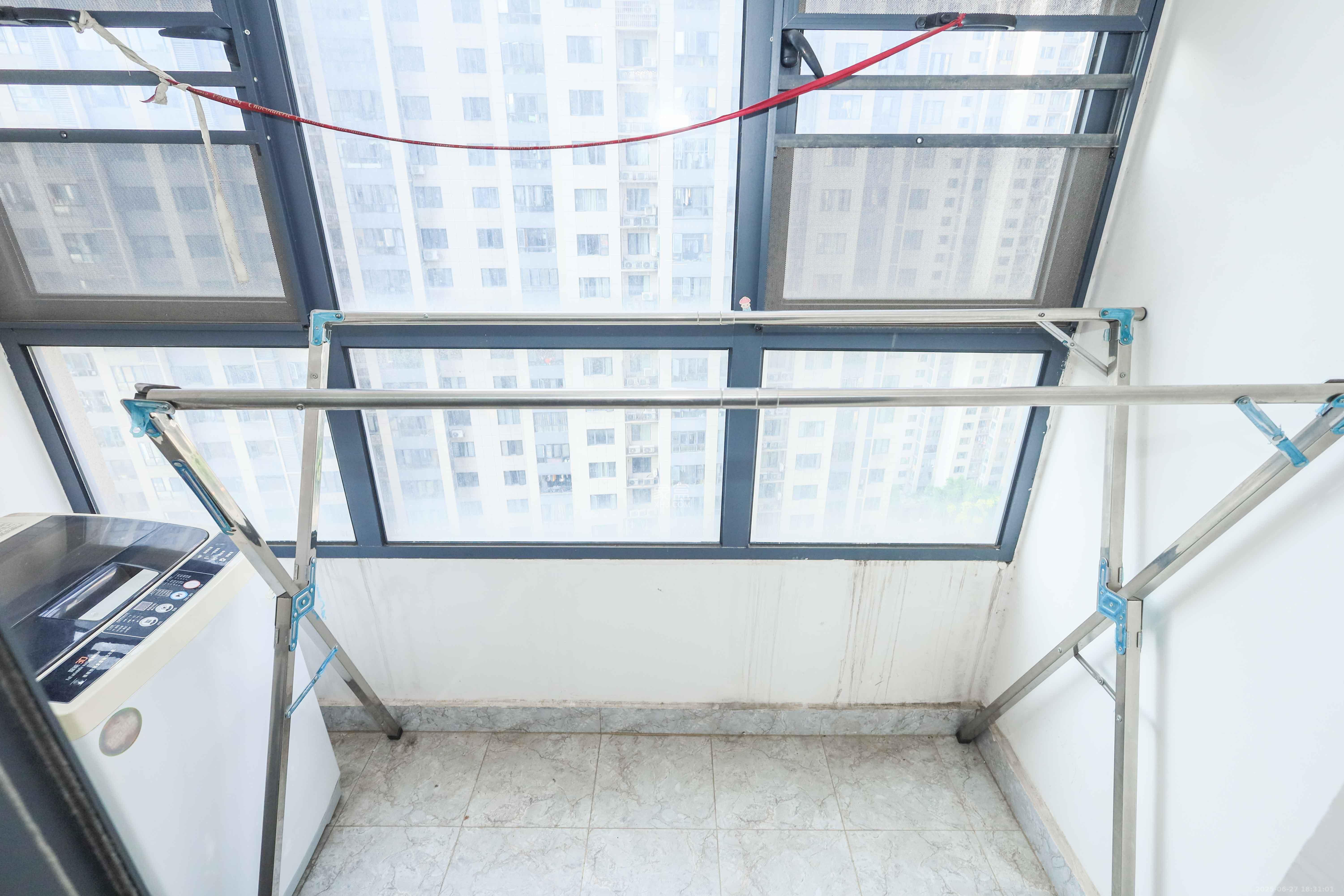 中国铁建梅溪青秀一期  2室2厅1卫   148.00万阳台
