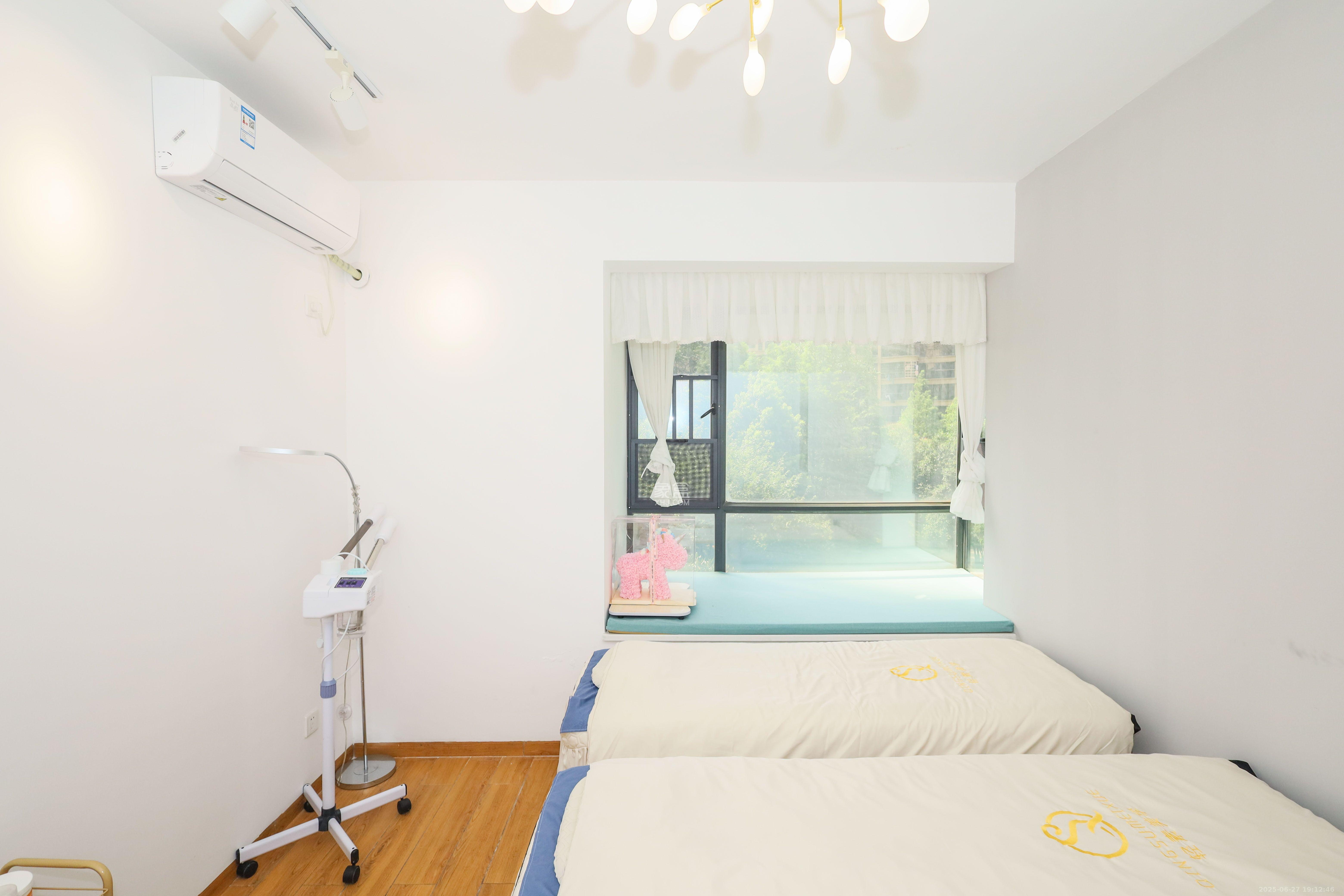 保利麓谷林语C区  1室2厅1卫   4200.00元/月室内图