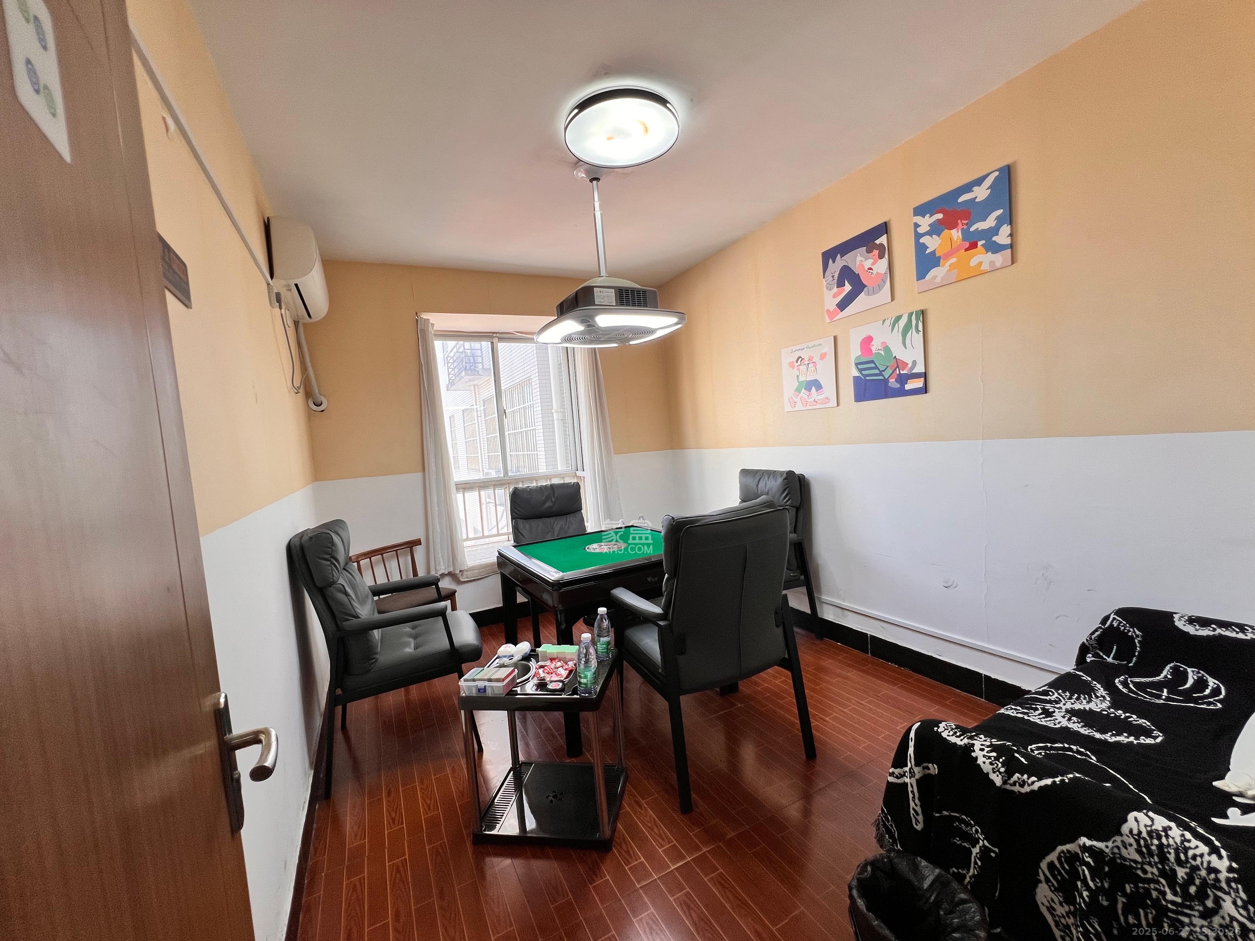 高桥现代商贸城  3室1厅1卫    3000.0元/月室内图