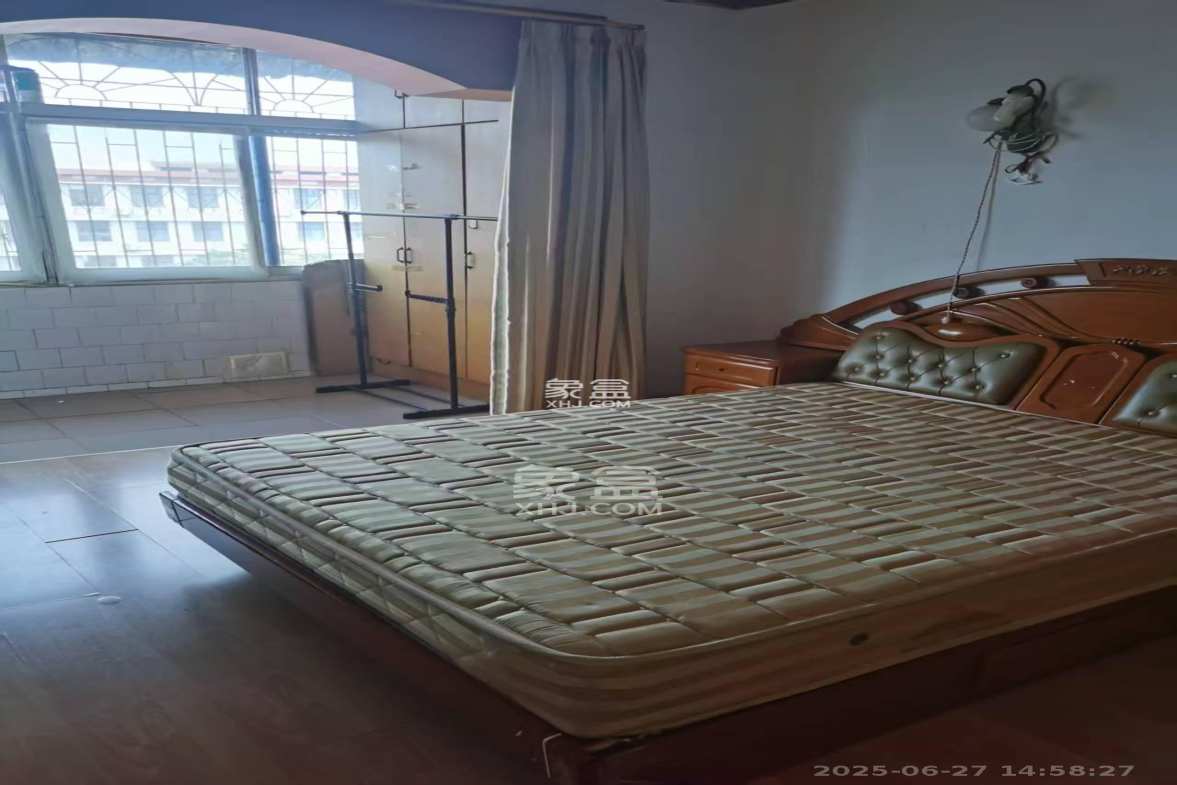 长郡花园 3室1厅1卫 2000.0元/月 长郡花园 3室1厅1卫 2000.0元/月室内图