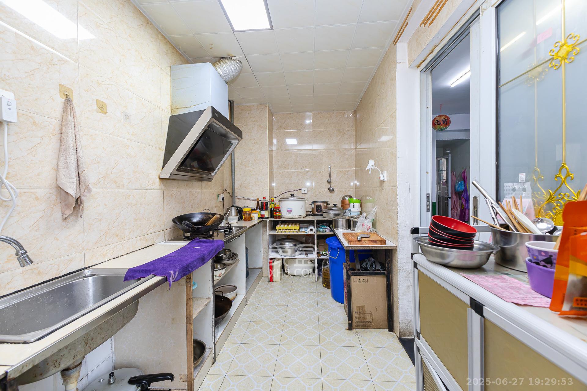 润和之悦(金泽园) 4室2厅2卫 78.0万 润和之悦(金泽园) 4室2厅2卫 78.0万厨房