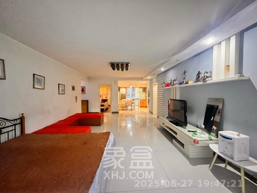 都市春天 3室2厅2卫 2700.0元/月 都市春天 3室2厅2卫 2700.0元/月室内图