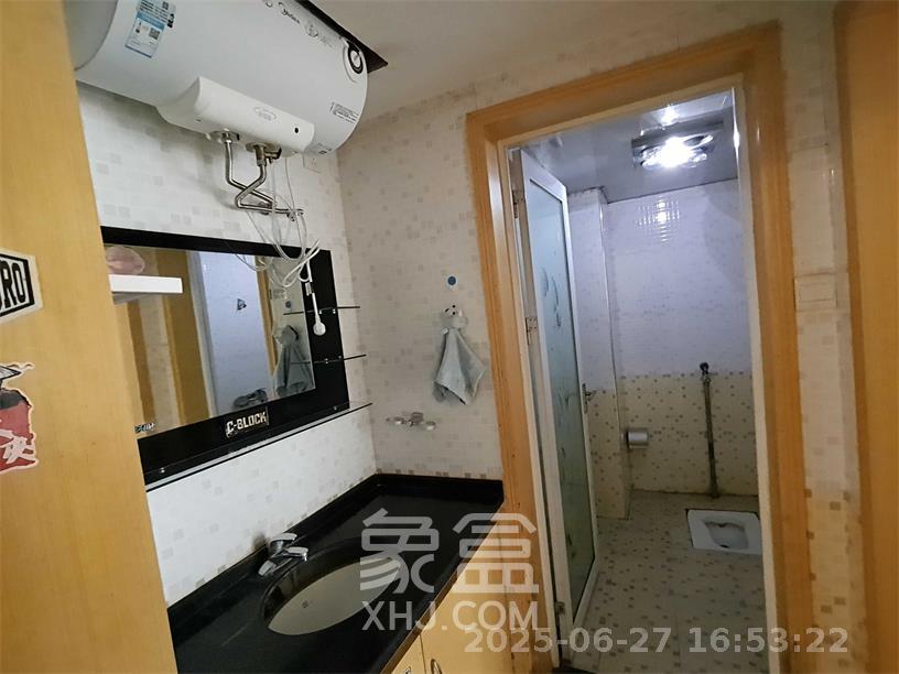 阳光100二期  2室2厅1卫   2300.00元/月室内图