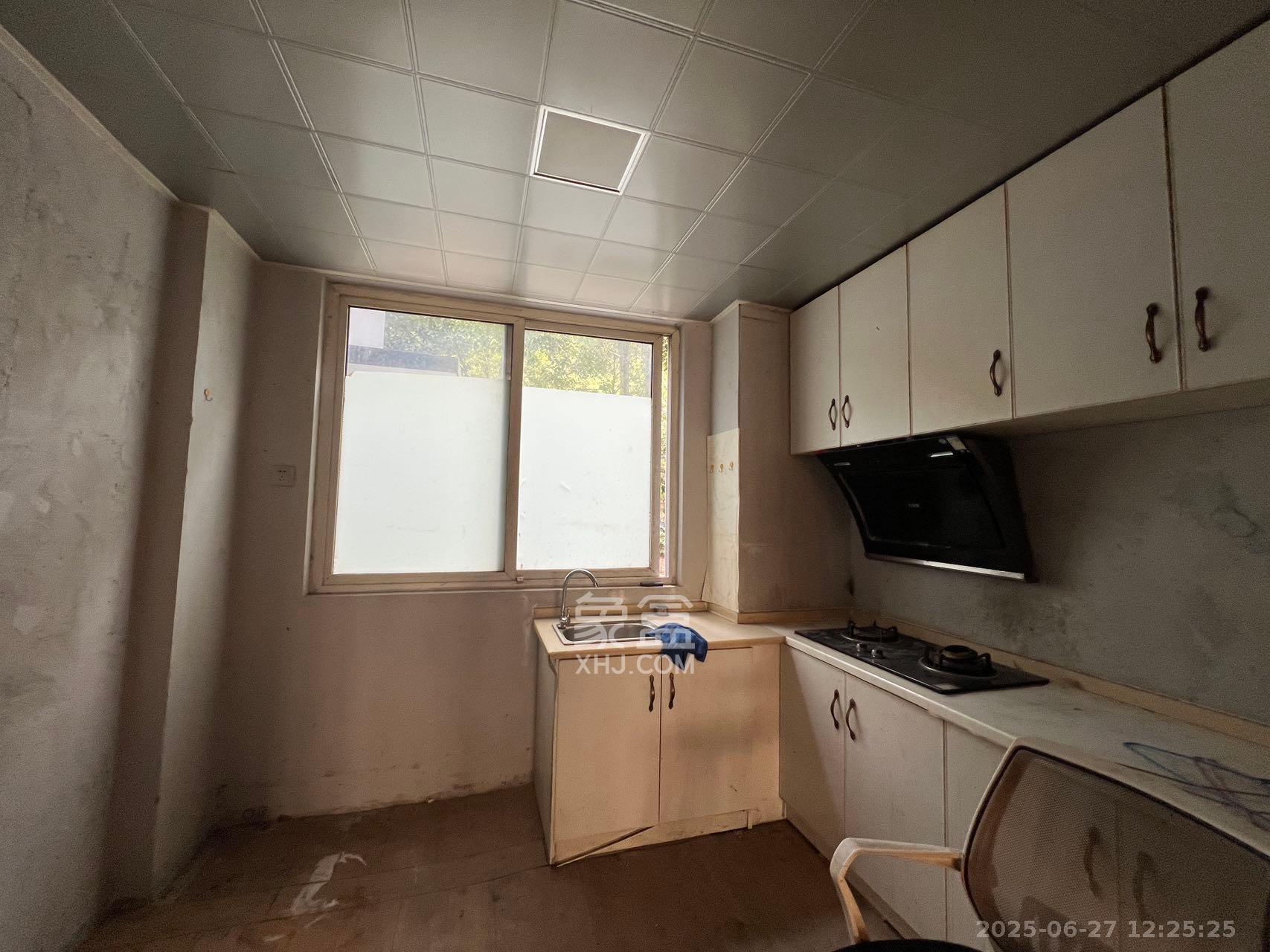 学府华庭 3室2厅2卫 1600.0元/月 学府华庭 3室2厅2卫 1600.0元/月室内图