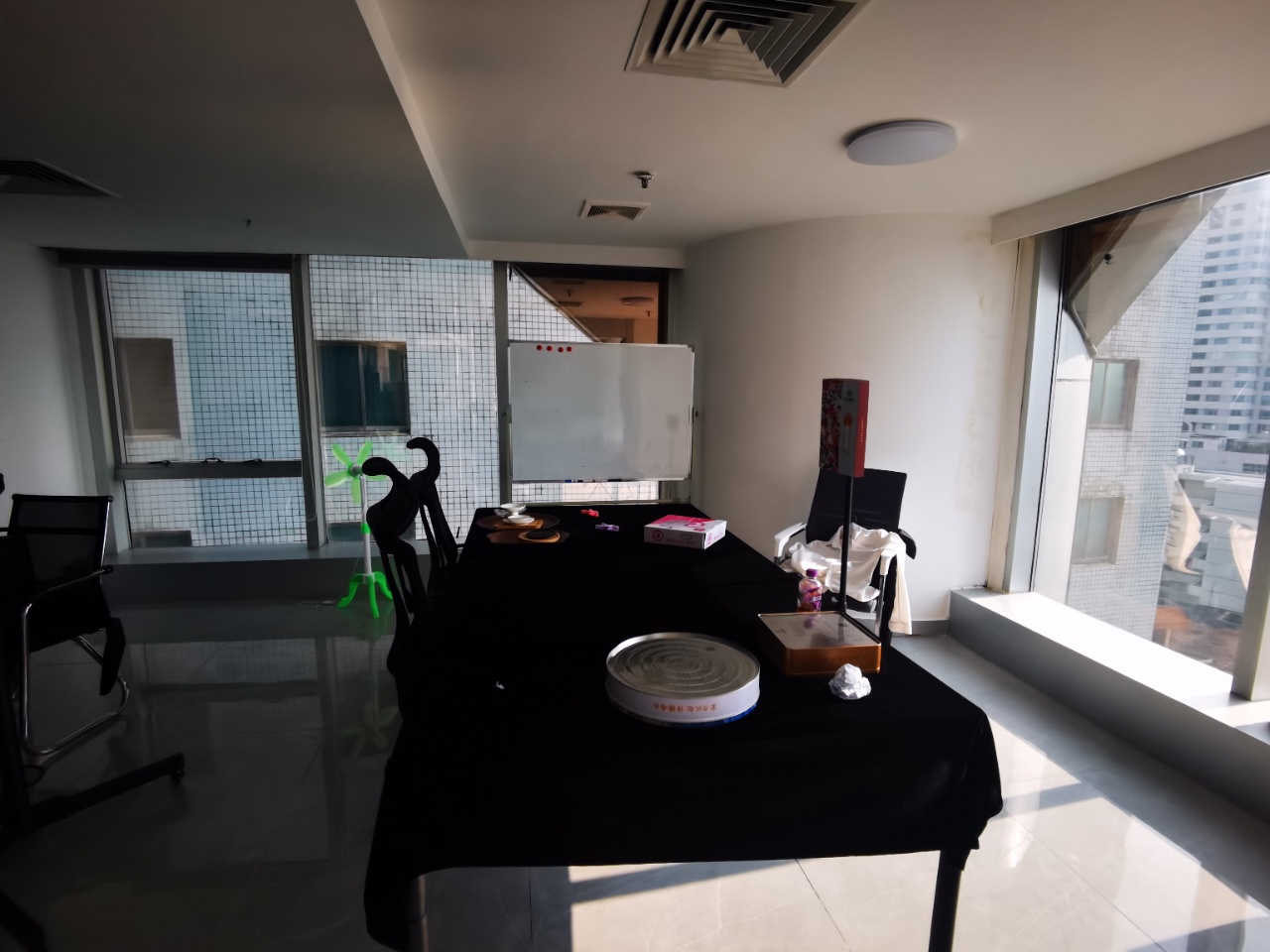 海景湾大厦 8室2厅1卫 16800.0元/月 海景湾大厦 8室2厅1卫 16800.0元/月室内图