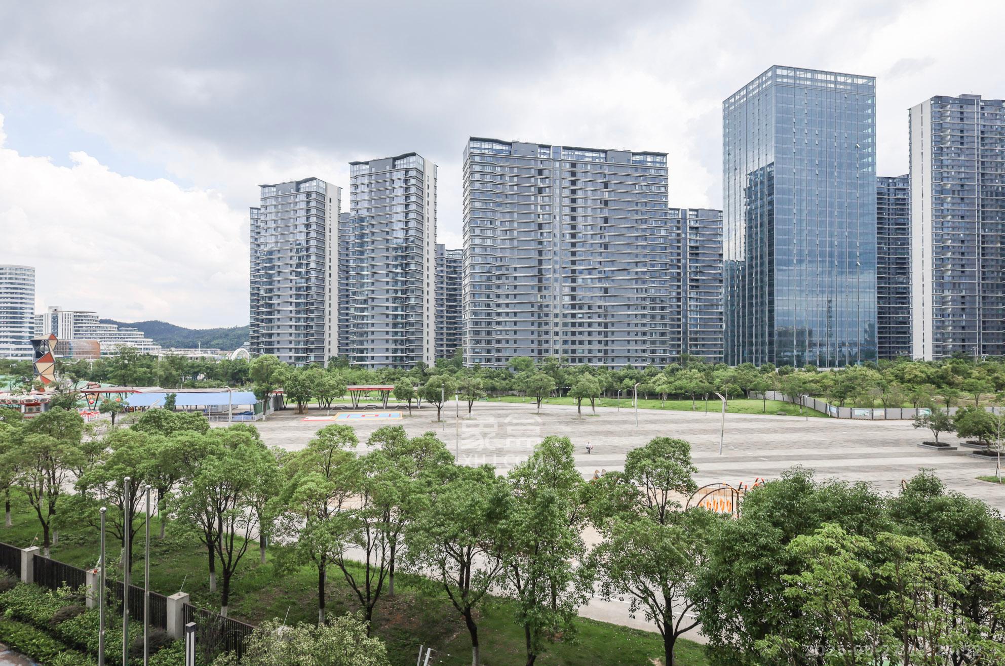 中国铁建湘语梅溪  3室2厅2卫   148.00万阳台