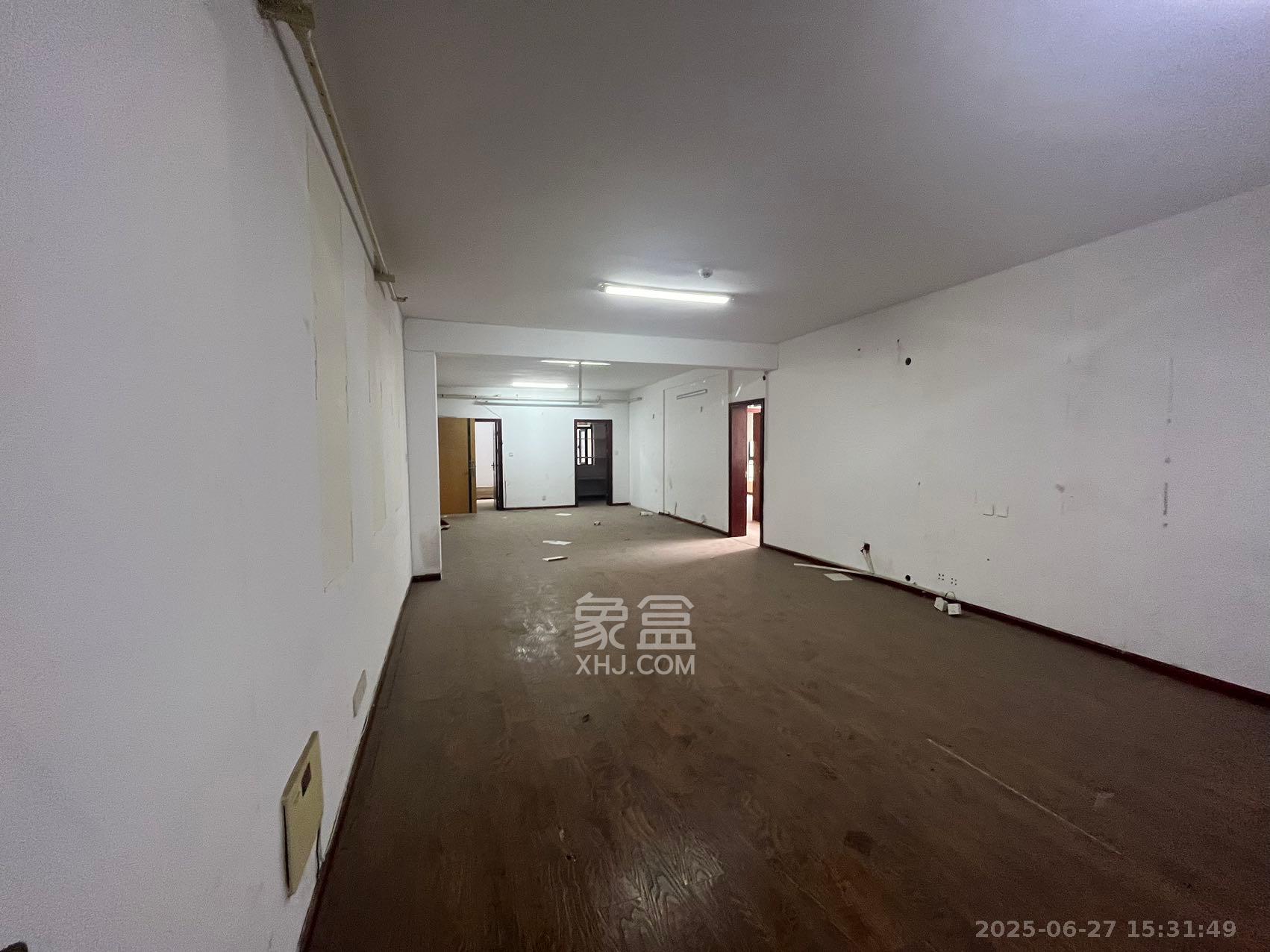德思勤城市广场（宝格丽公寓）  1室1厅1卫    2400.0元/月室内图
