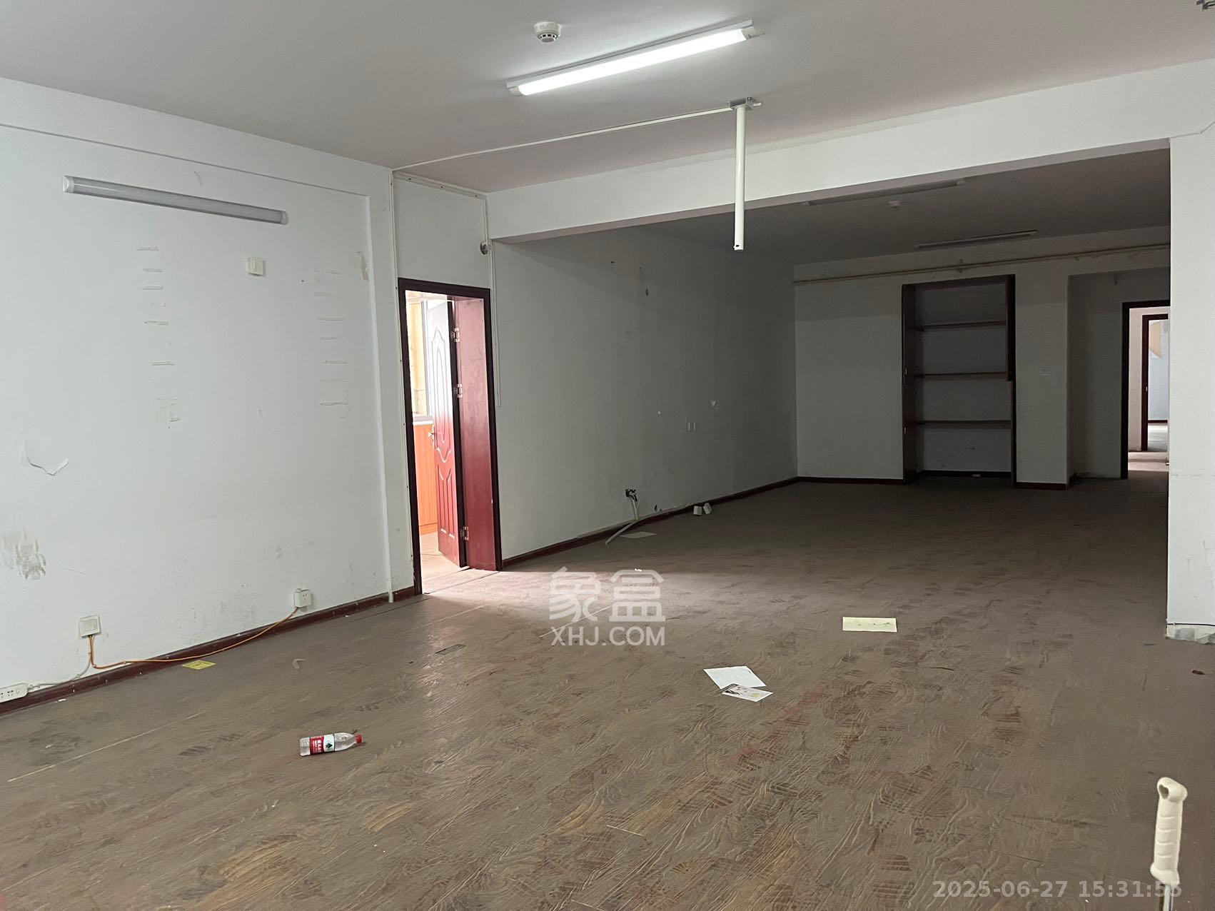 德思勤城市广场（宝格丽公寓）  1室1厅1卫    2400.0元/月室内图