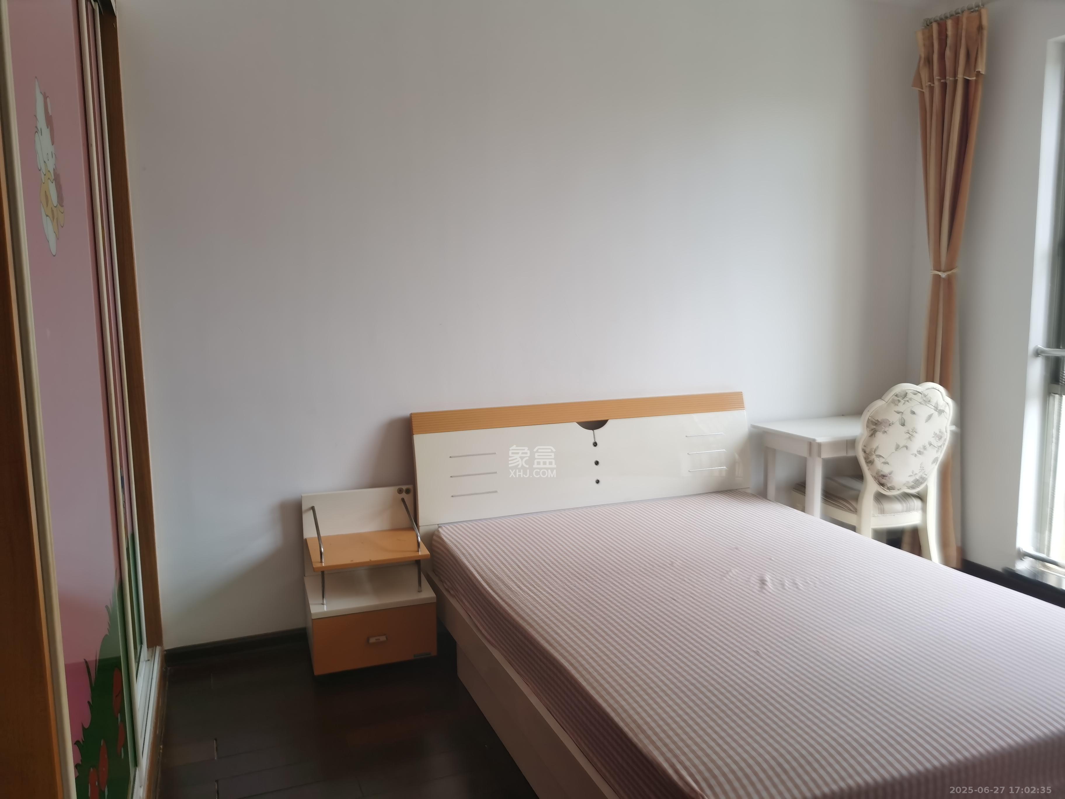 阳光丽景  3室2厅2卫   2000.00元/月室内图