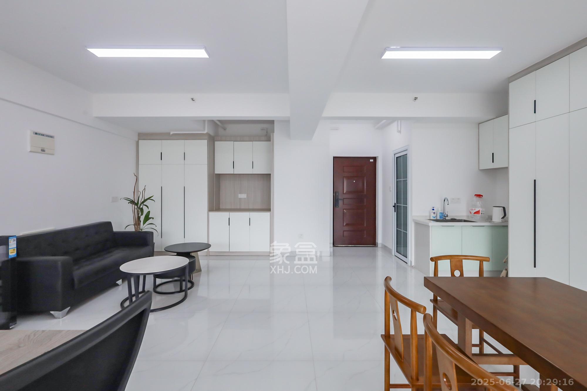 保利天禧EF区  1室0厅0卫    3200.0元/月室内图