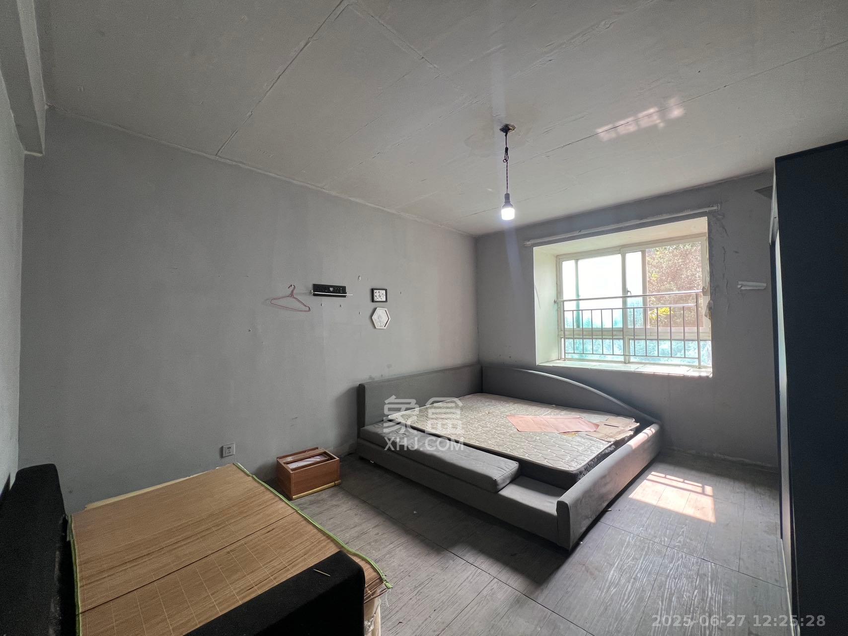 学府华庭 3室2厅2卫 1600.0元/月 学府华庭 3室2厅2卫 1600.0元/月室内图