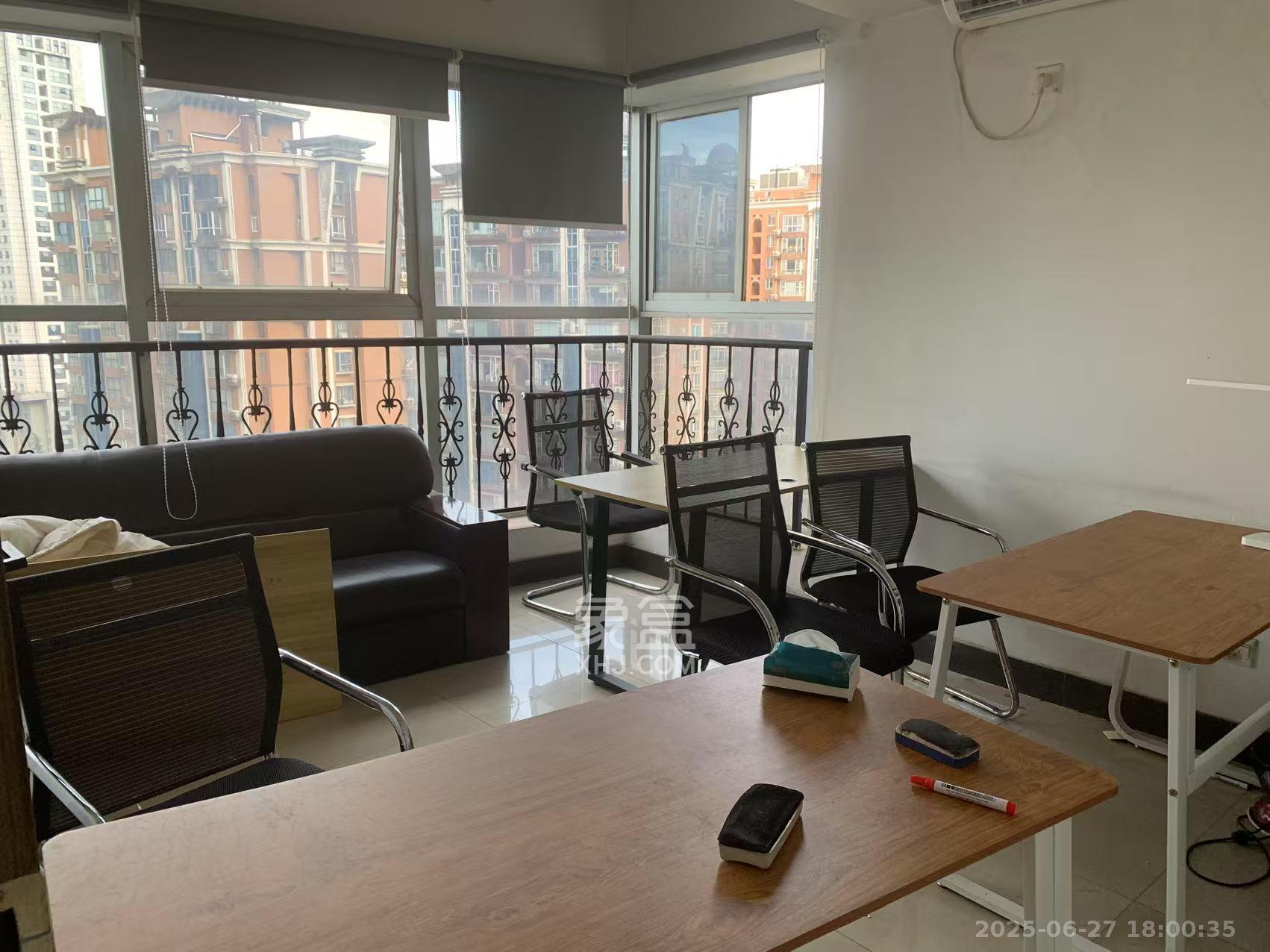 兴威名座 2室1厅1卫 2600.0元/月 兴威名座 2室1厅1卫 2600.0元/月室内图