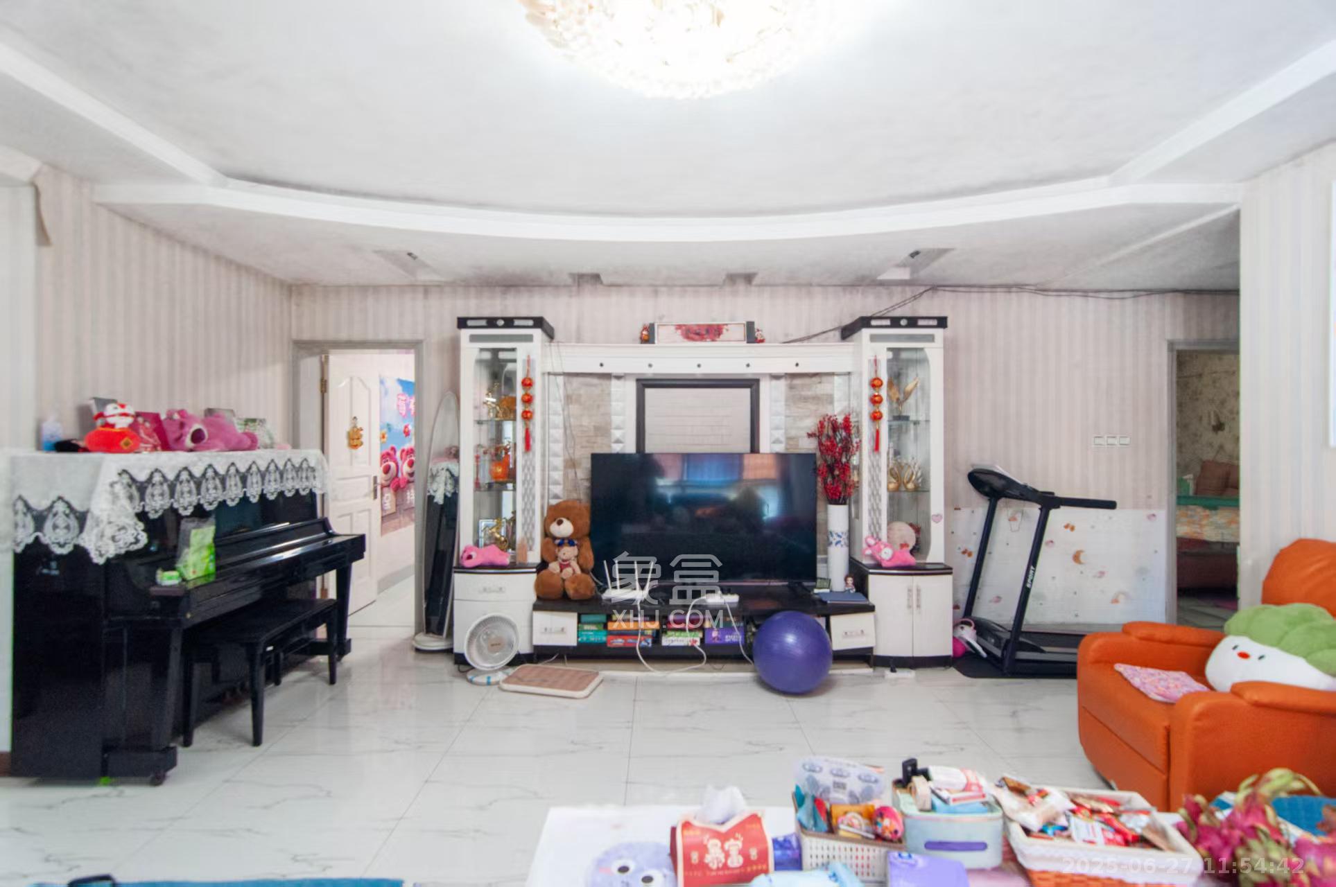 阳明山庄 4室2厅2卫 69.8万 阳明山庄 4室2厅2卫 69.8万客厅