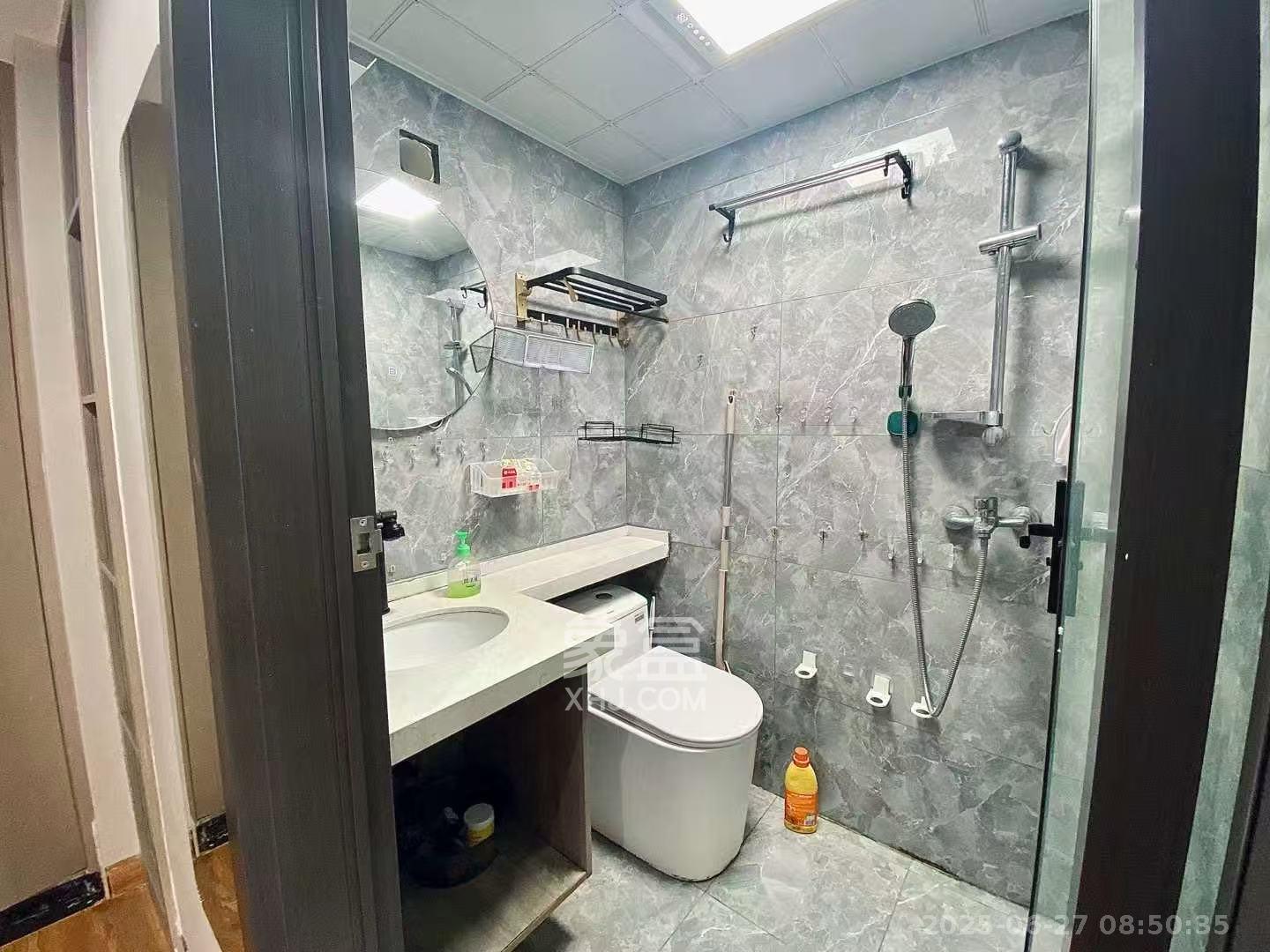 金地铂悦  2室0厅0卫    2000.0元/月室内图