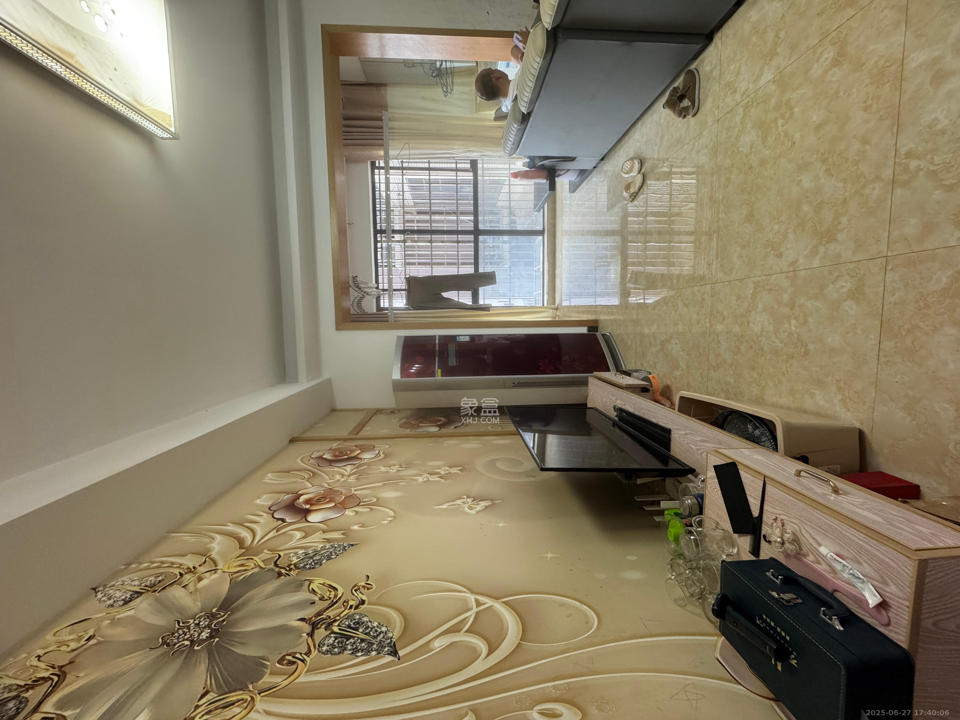 花样年华  3室2厅1卫   2000.00元/月室内图