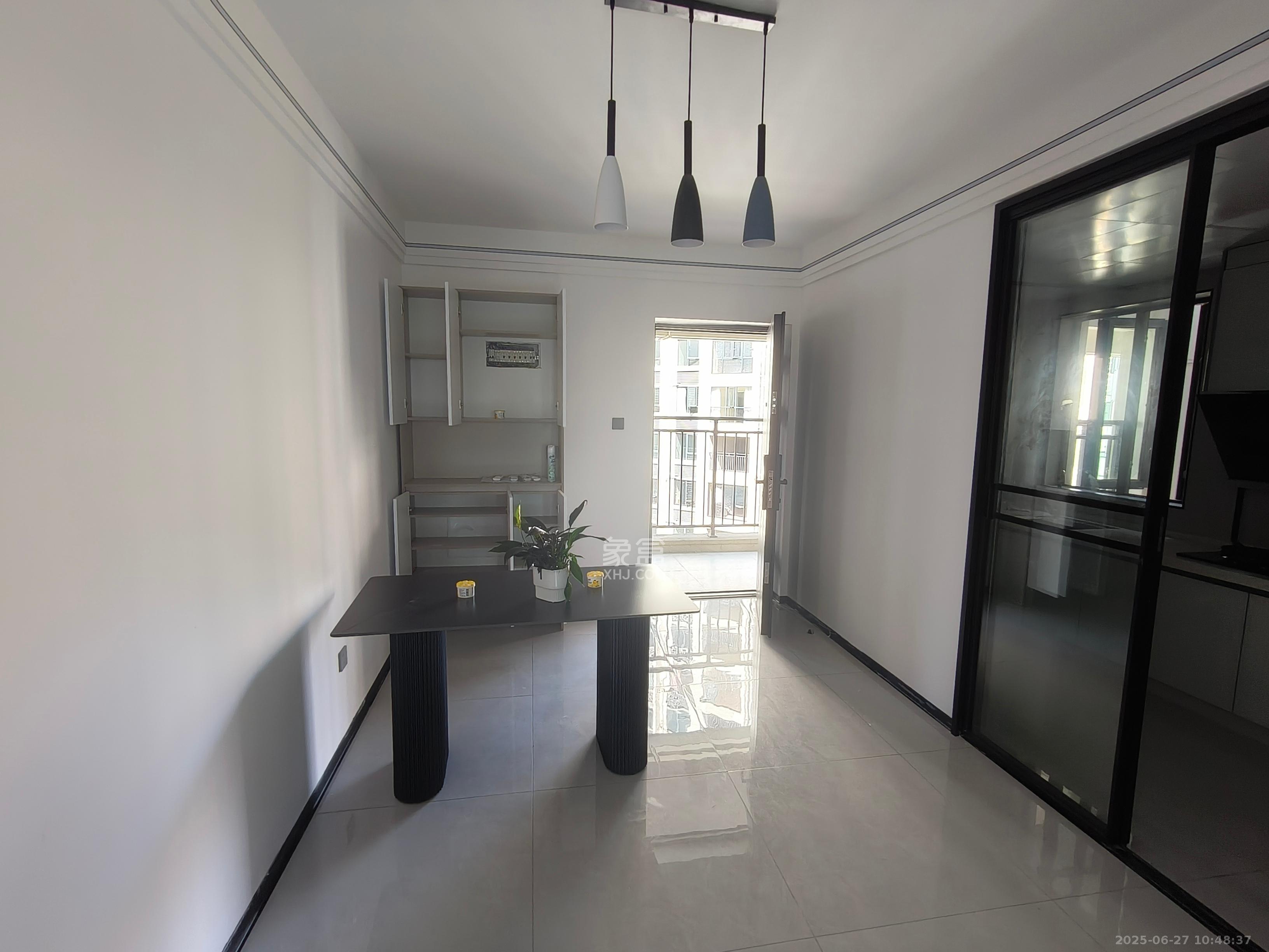 周南学府 3室2厅2卫 2800.0元/月 周南学府 3室2厅2卫 2800.0元/月室内图