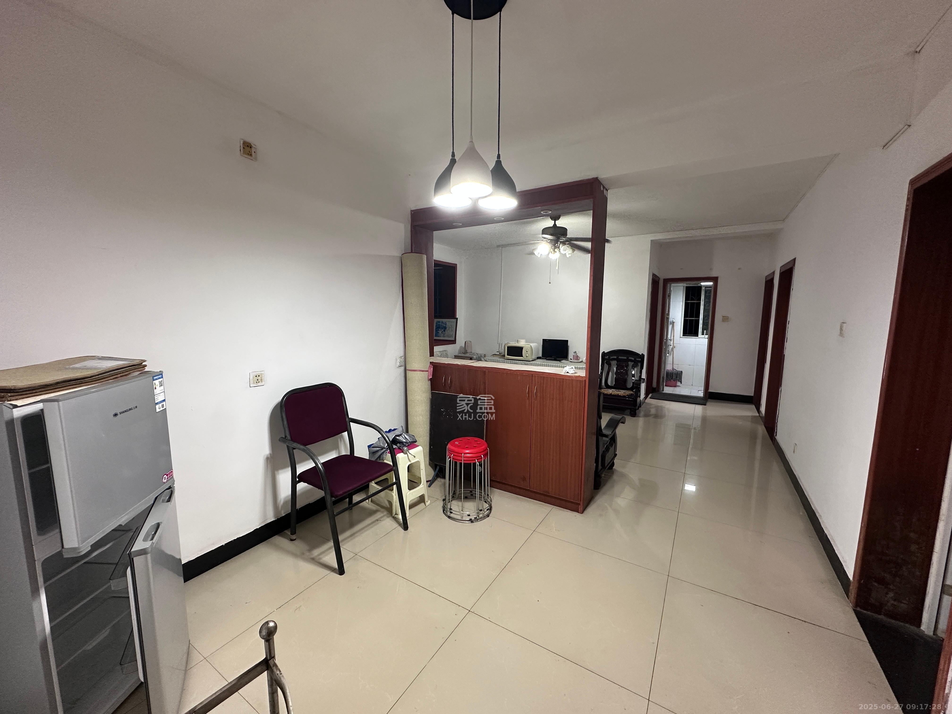 桔洲新苑(桔洲印象) 3室2厅1卫 2000.0元/月 桔洲新苑(桔洲印象) 3室2厅1卫 2000.0元/月室内图